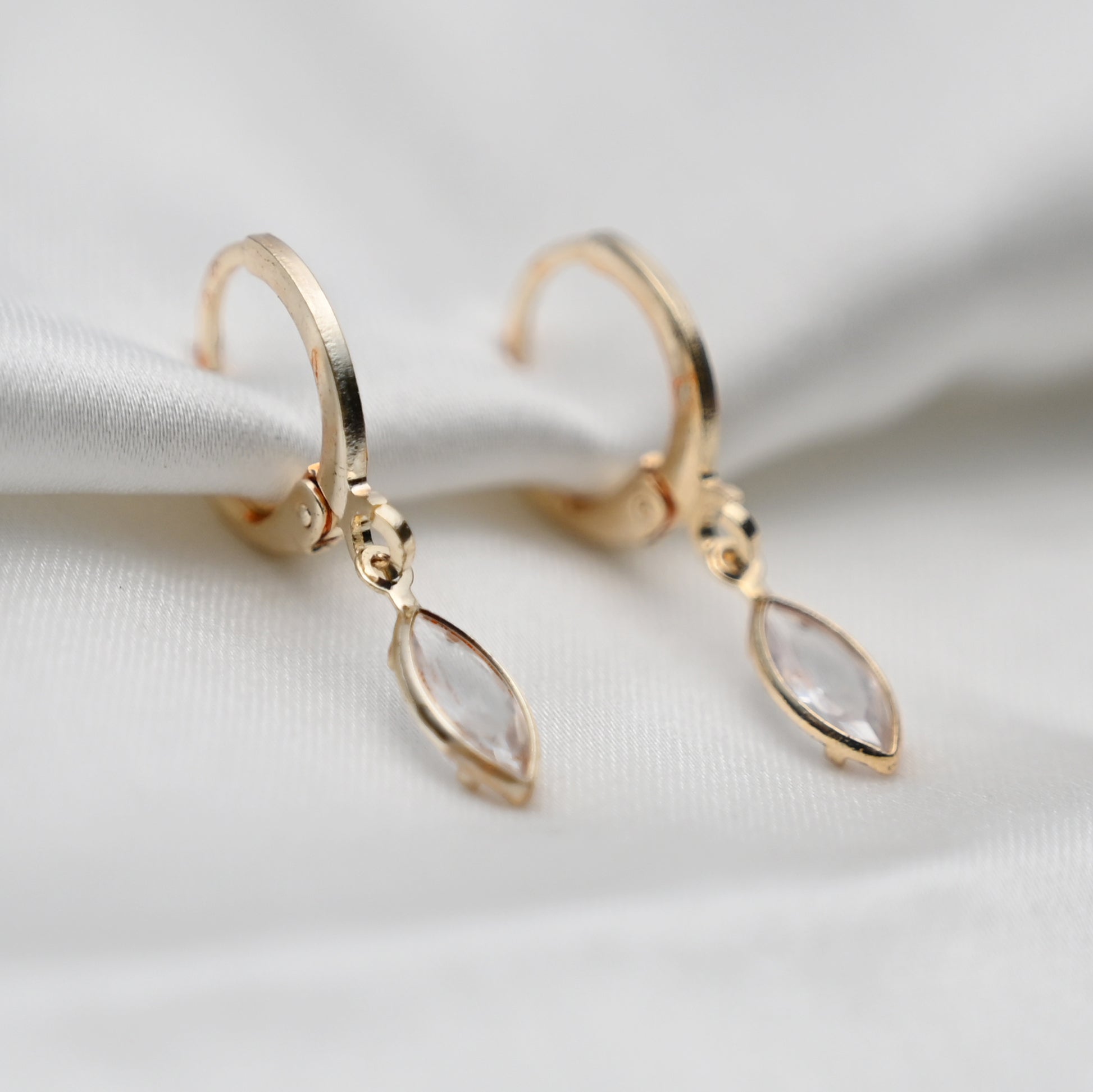 Almond crystal earrings