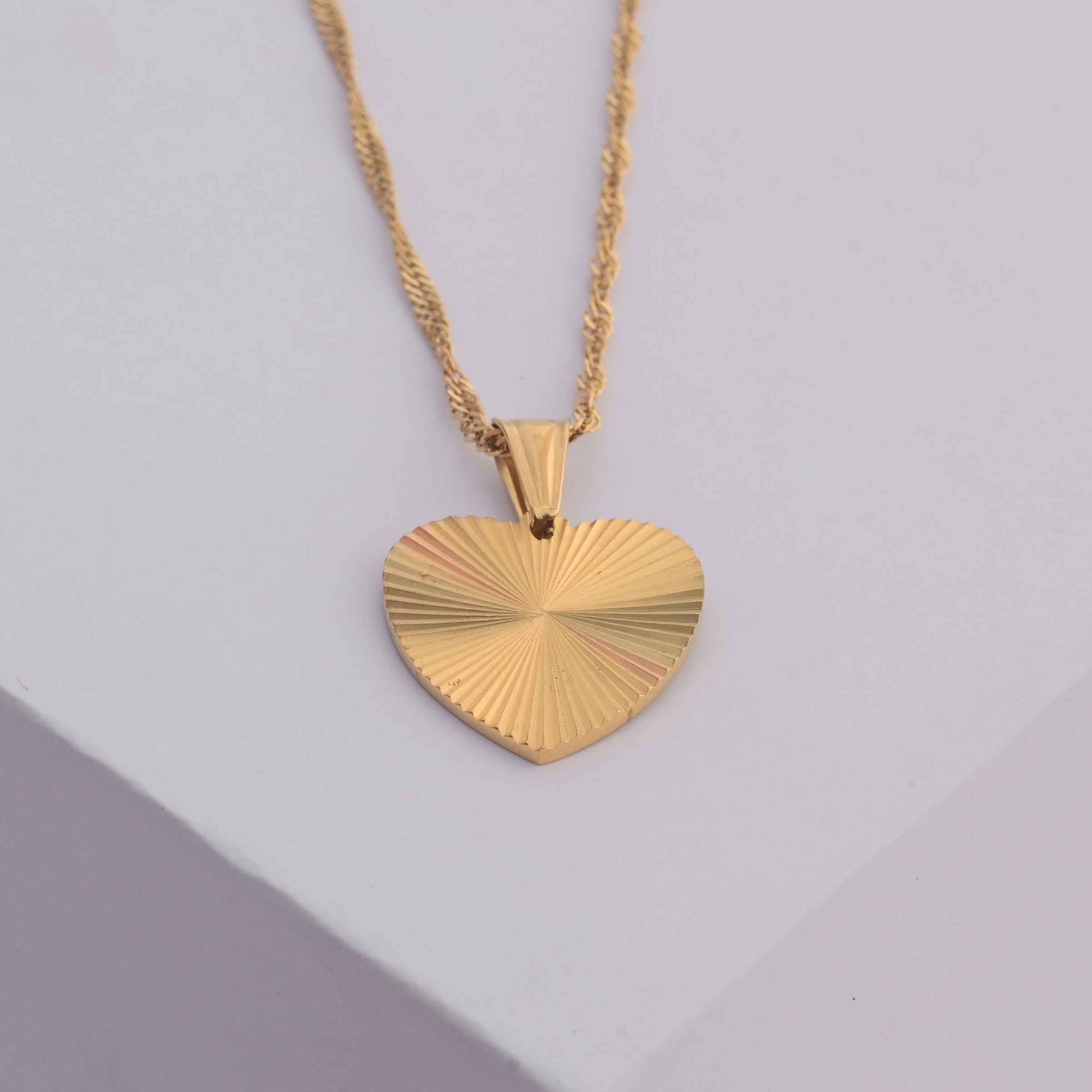 Gold heart necklace