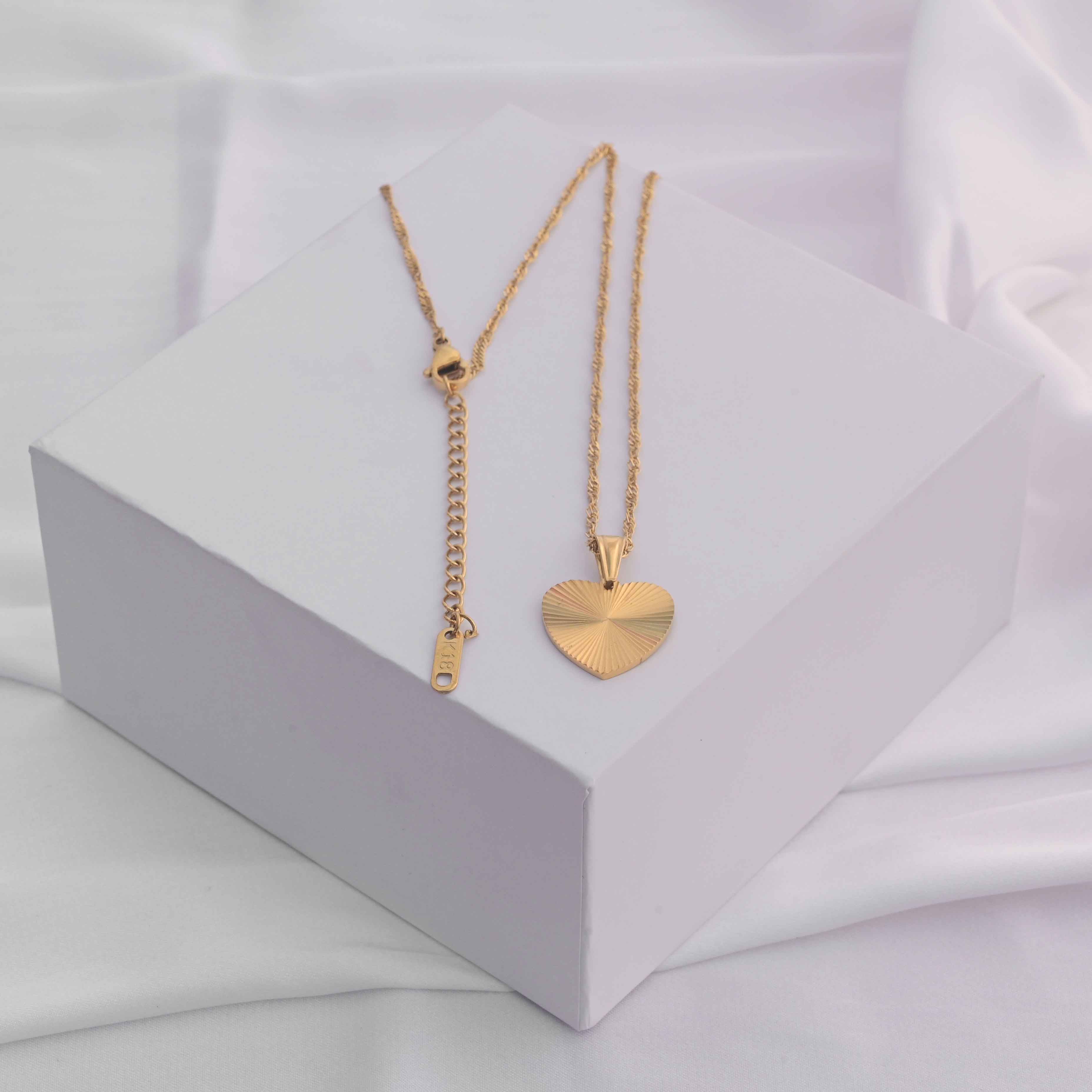 Gold heart necklace
