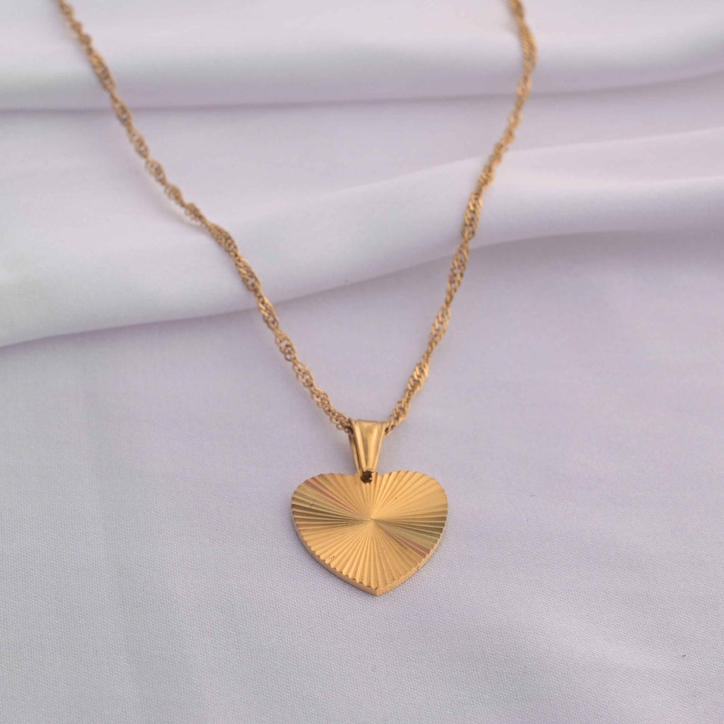 Gold heart necklace