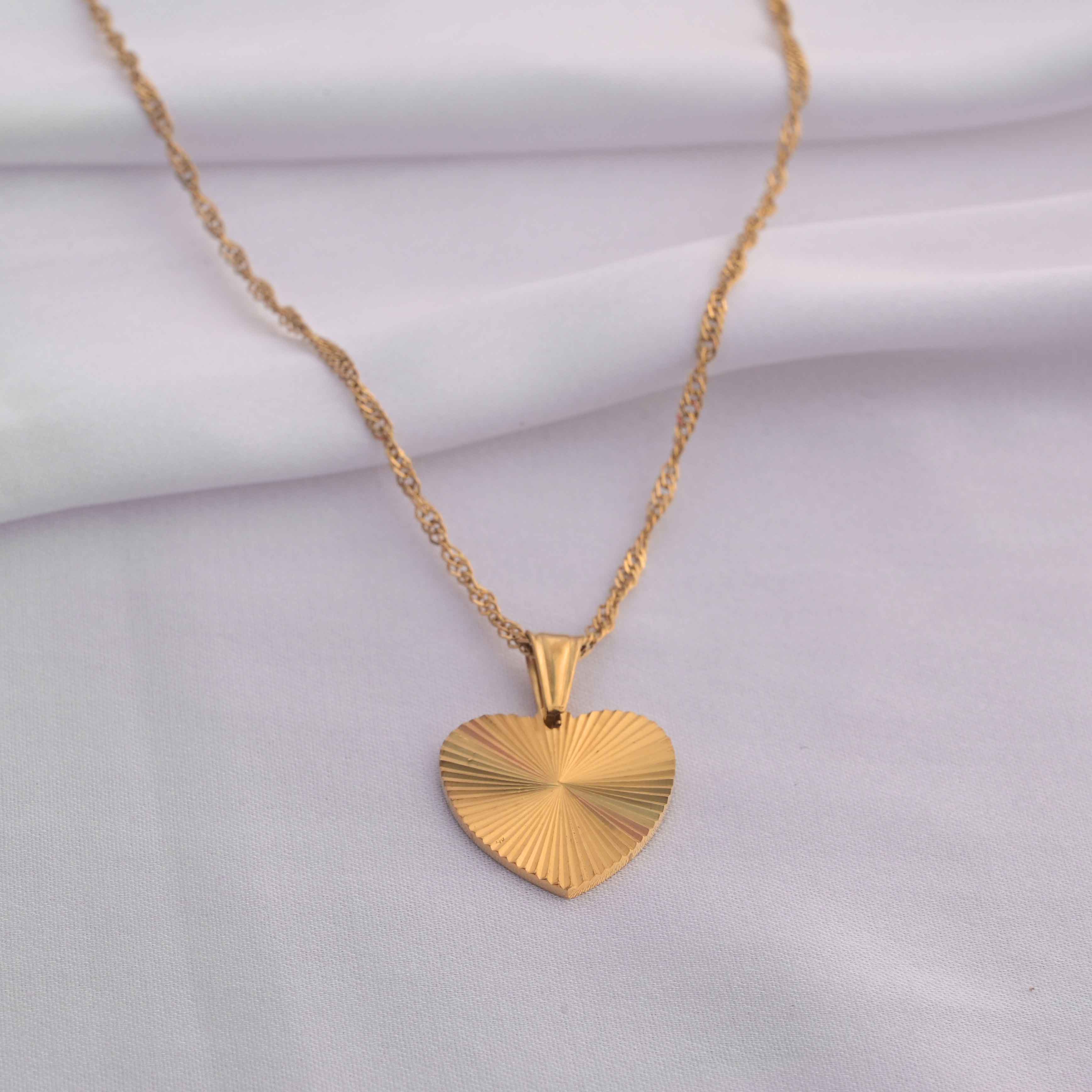 Gold heart necklace