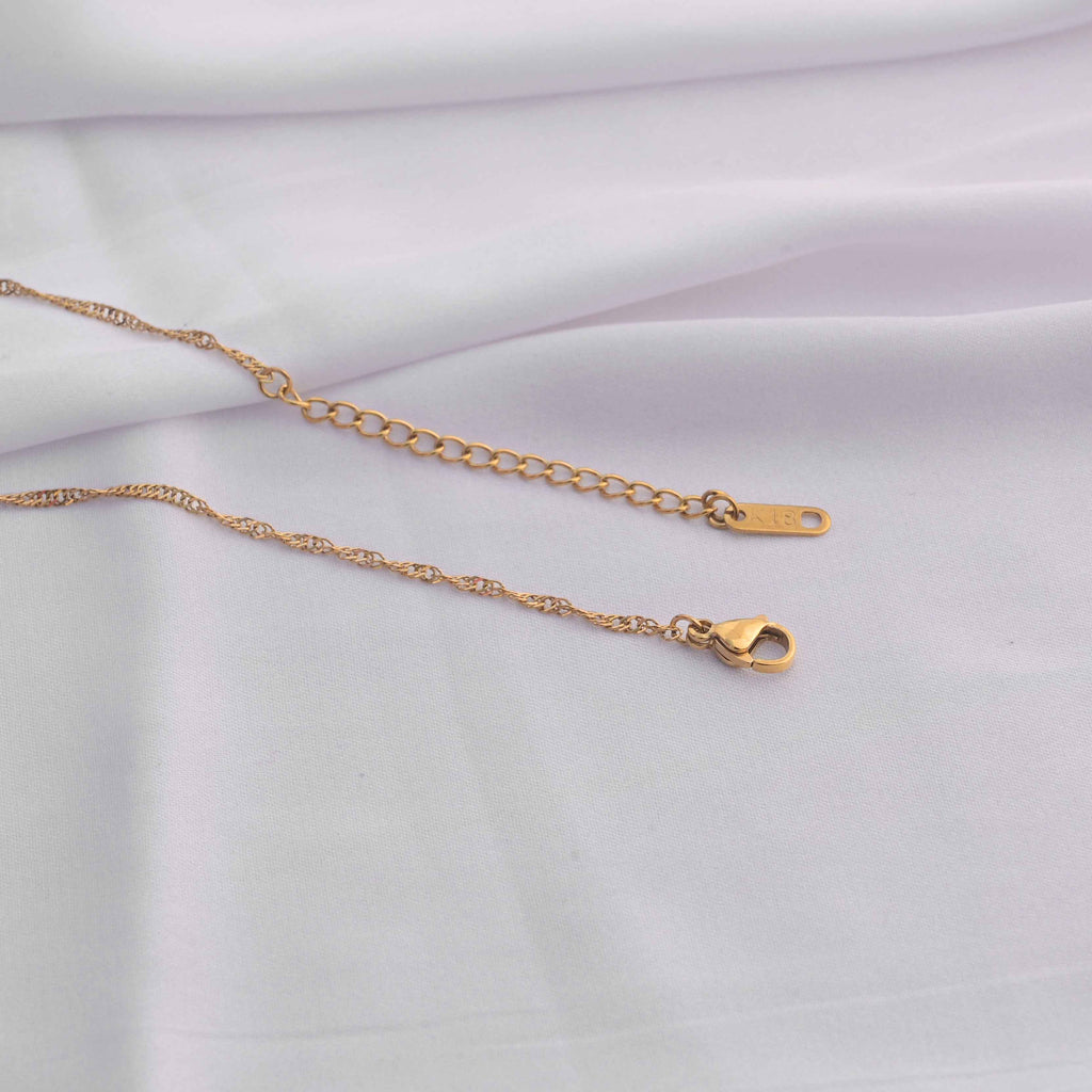 Gold heart necklace