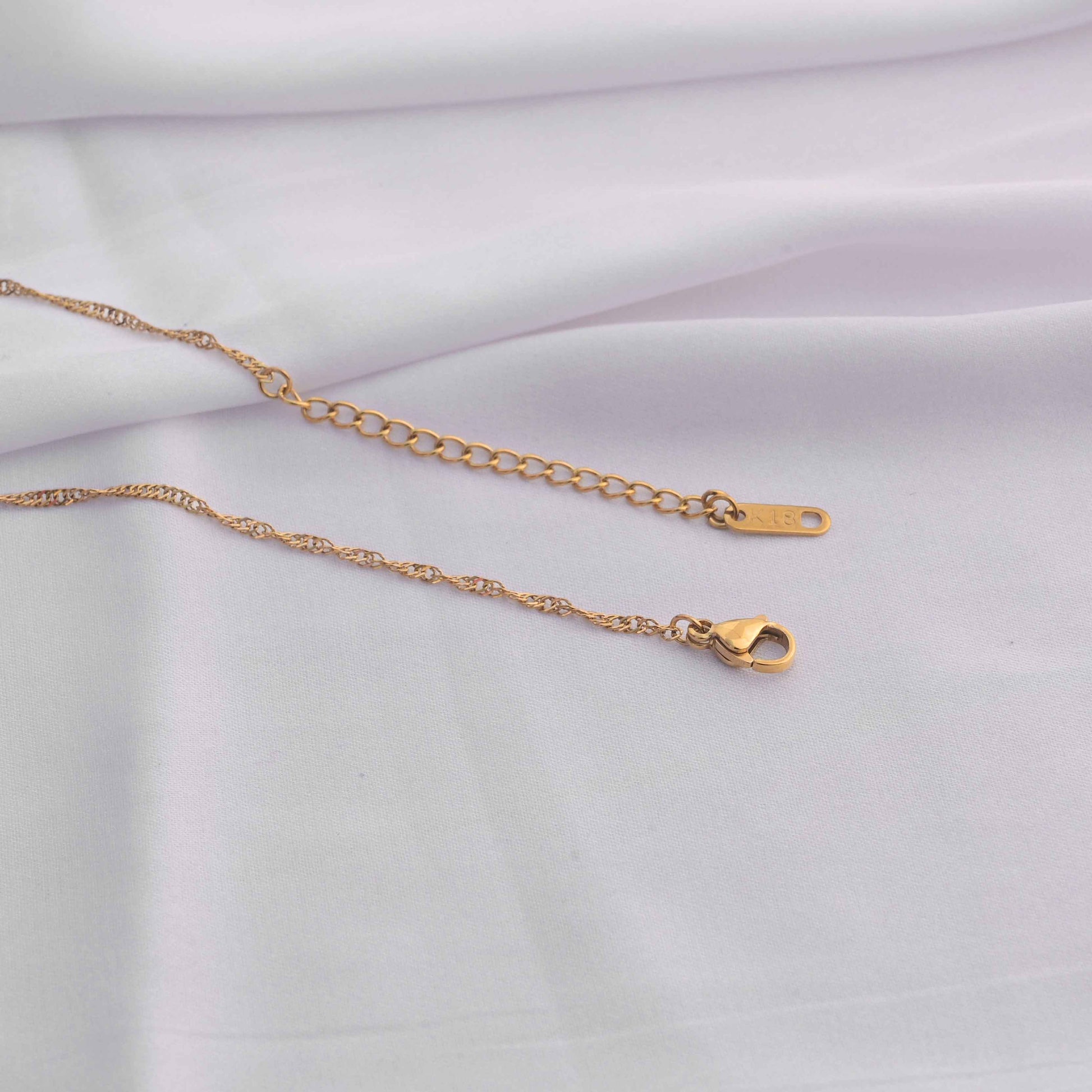 Gold heart necklace
