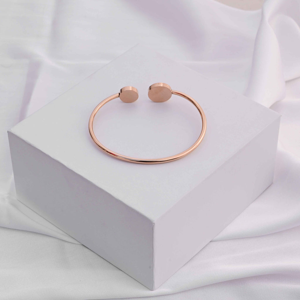 Louis Vuitton LV Adjustable Bangle bracelet in Rose gold