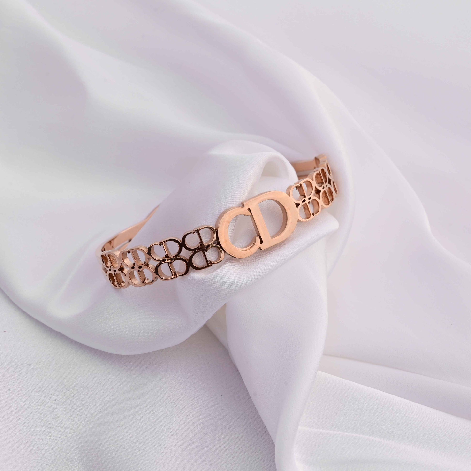 Christian Dior, Bangle Bracelet in Rose gold