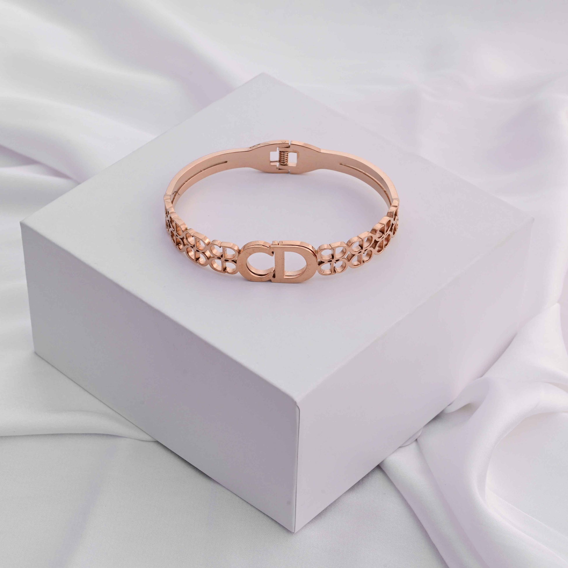 Christian Dior, Bangle Bracelet in Rose gold