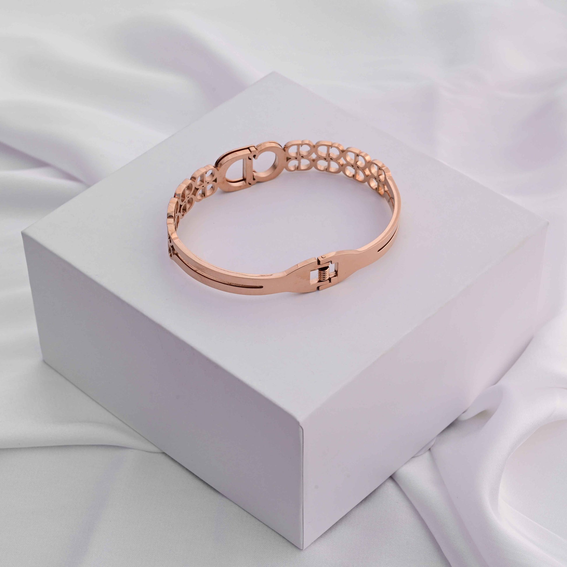 Christian Dior, Bangle Bracelet in Rose gold