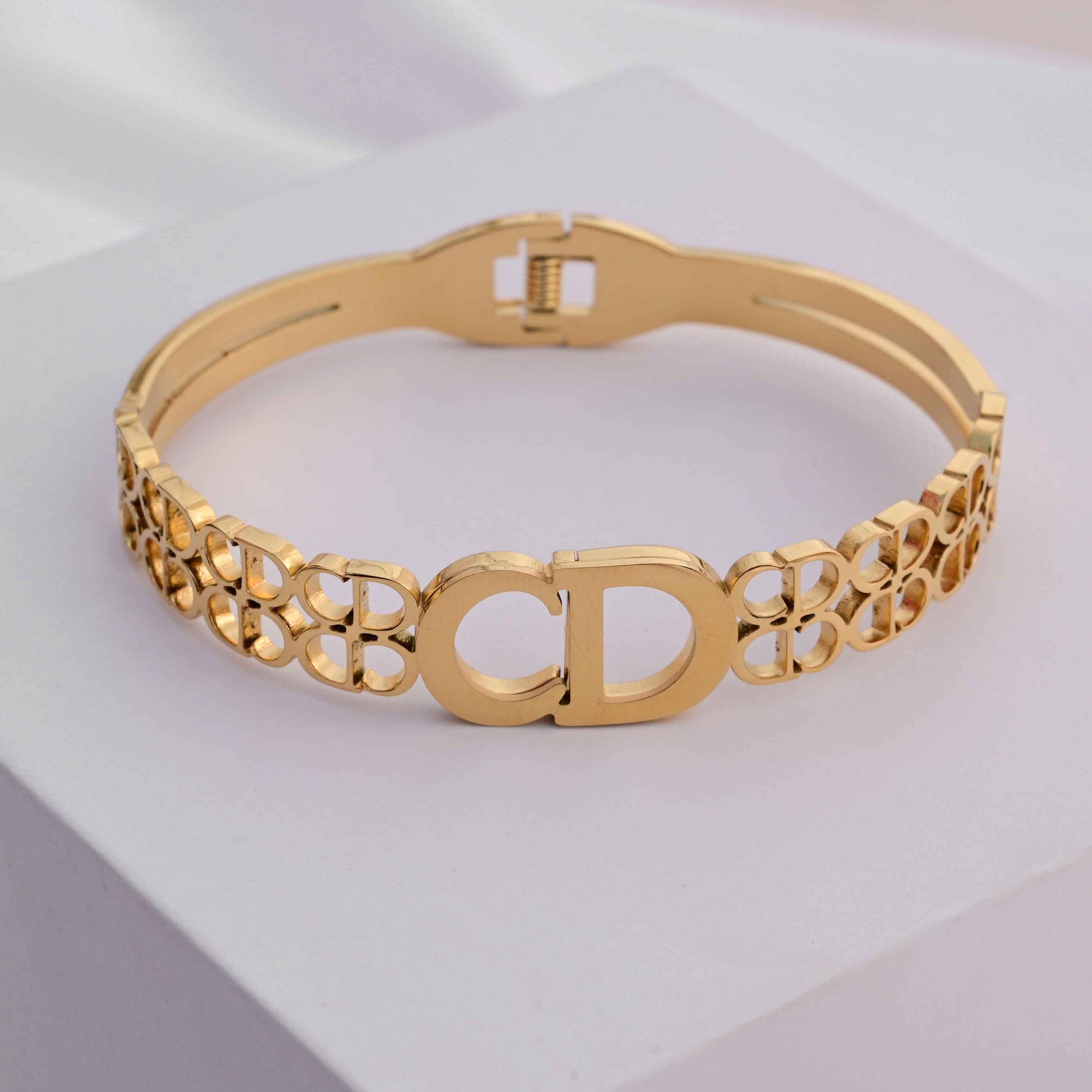 Christian Dior CD logo stainless Bracelet in Gold