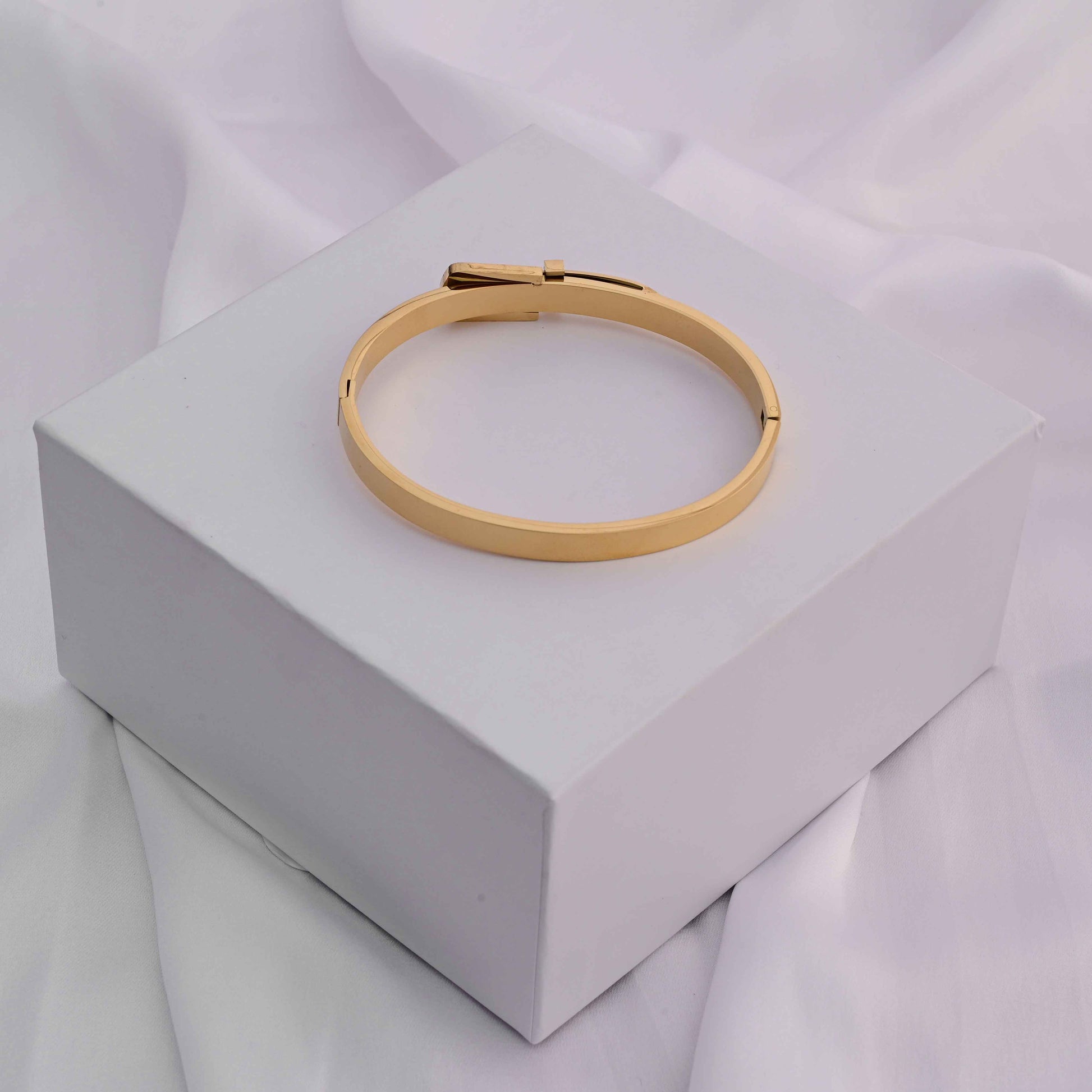 Cartier belt bangle bracelet in gold and rose gold