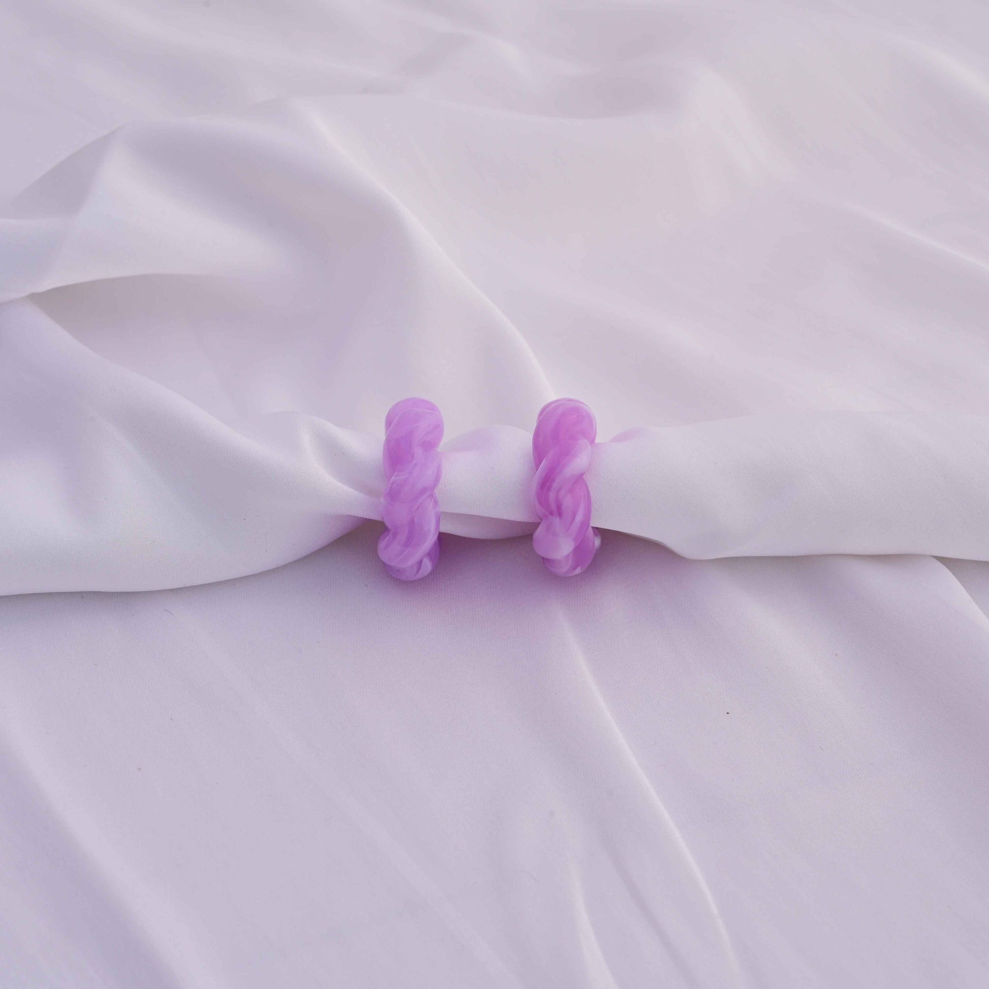 Chunky Twistee hoops: color lavender purple