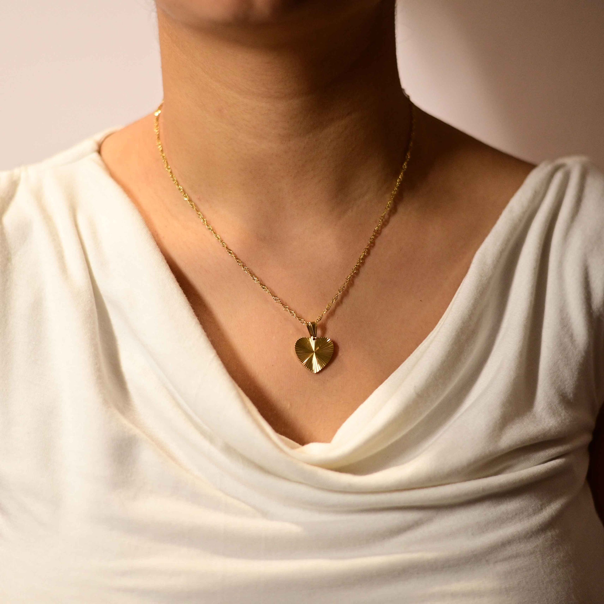 Gold heart necklace