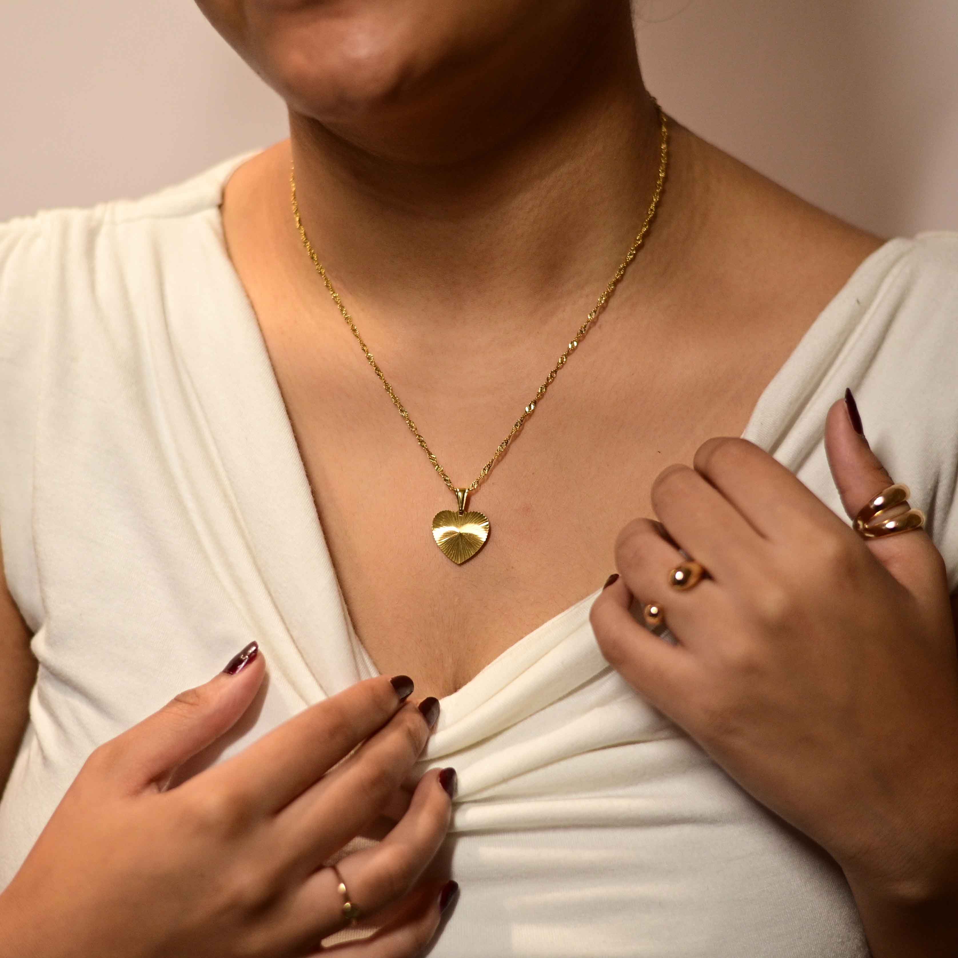 Gold heart necklace