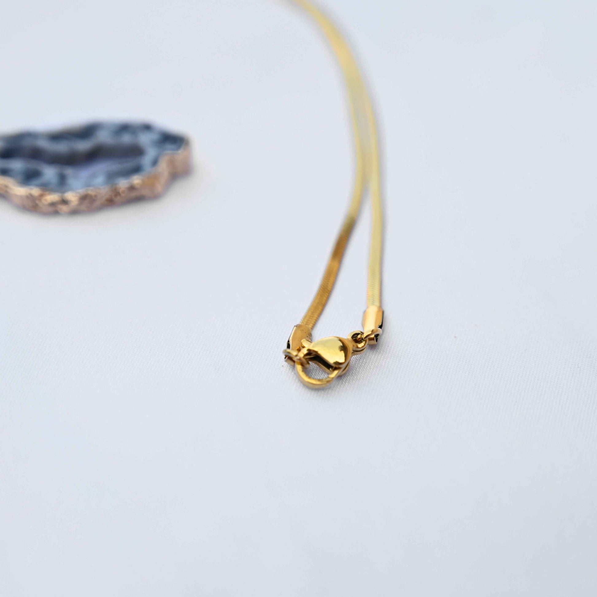 Natural crystal stone pendant: Anti Tarnish jewellery