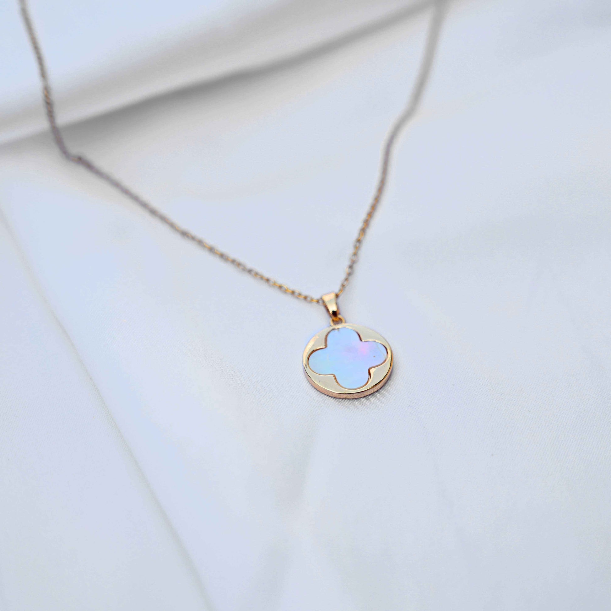 White and gold clover necklace: Anti Tarnish jewellery