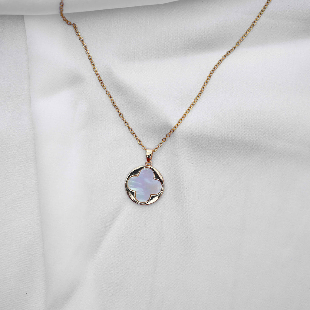 White and gold clover necklace: Anti Tarnish jewellery