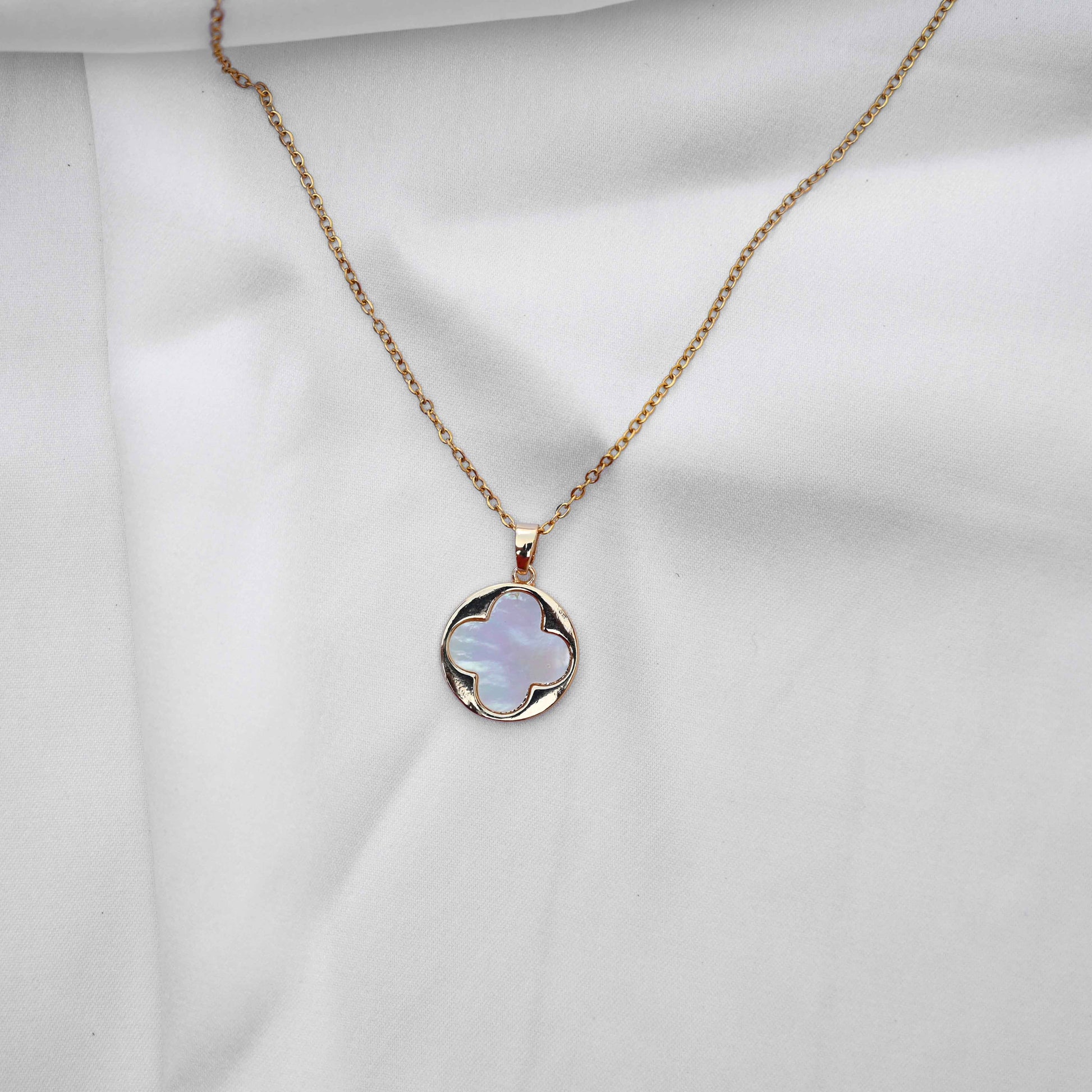White and gold clover necklace: Anti Tarnish jewellery