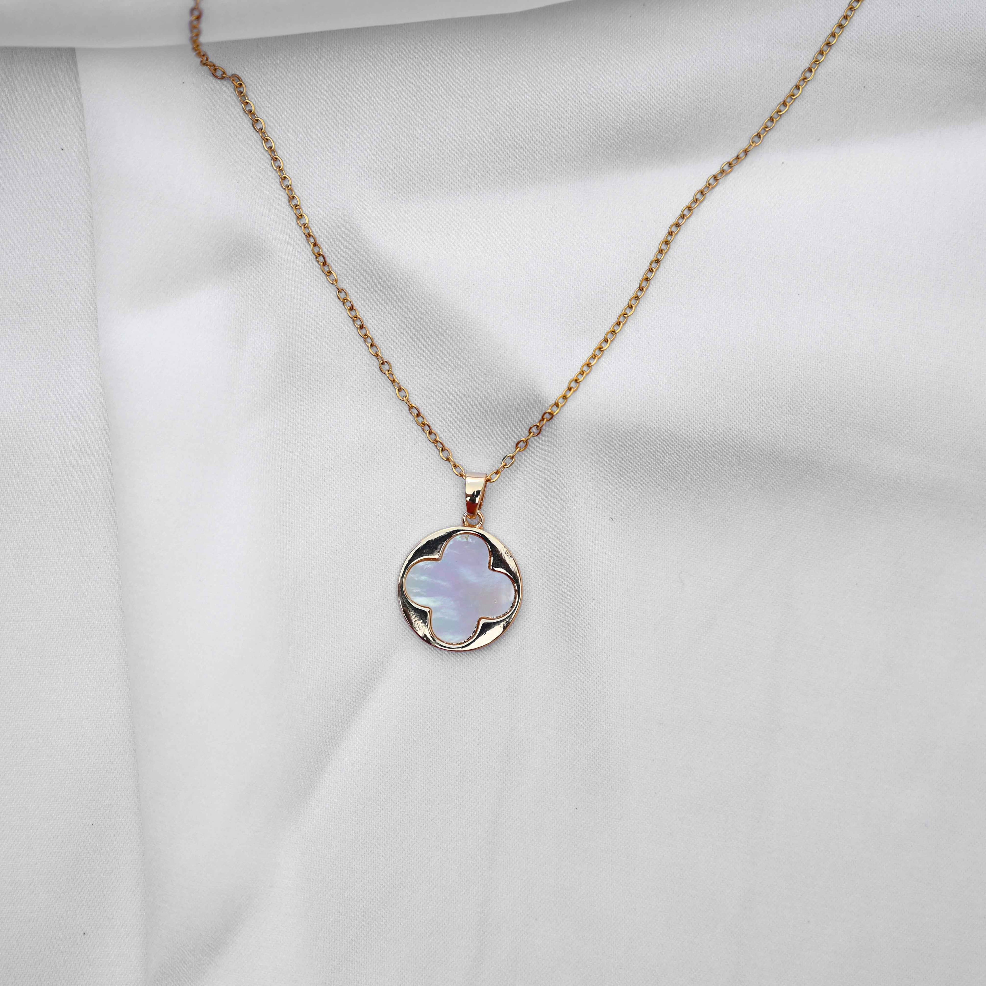 White and gold clover necklace: Anti Tarnish jewellery