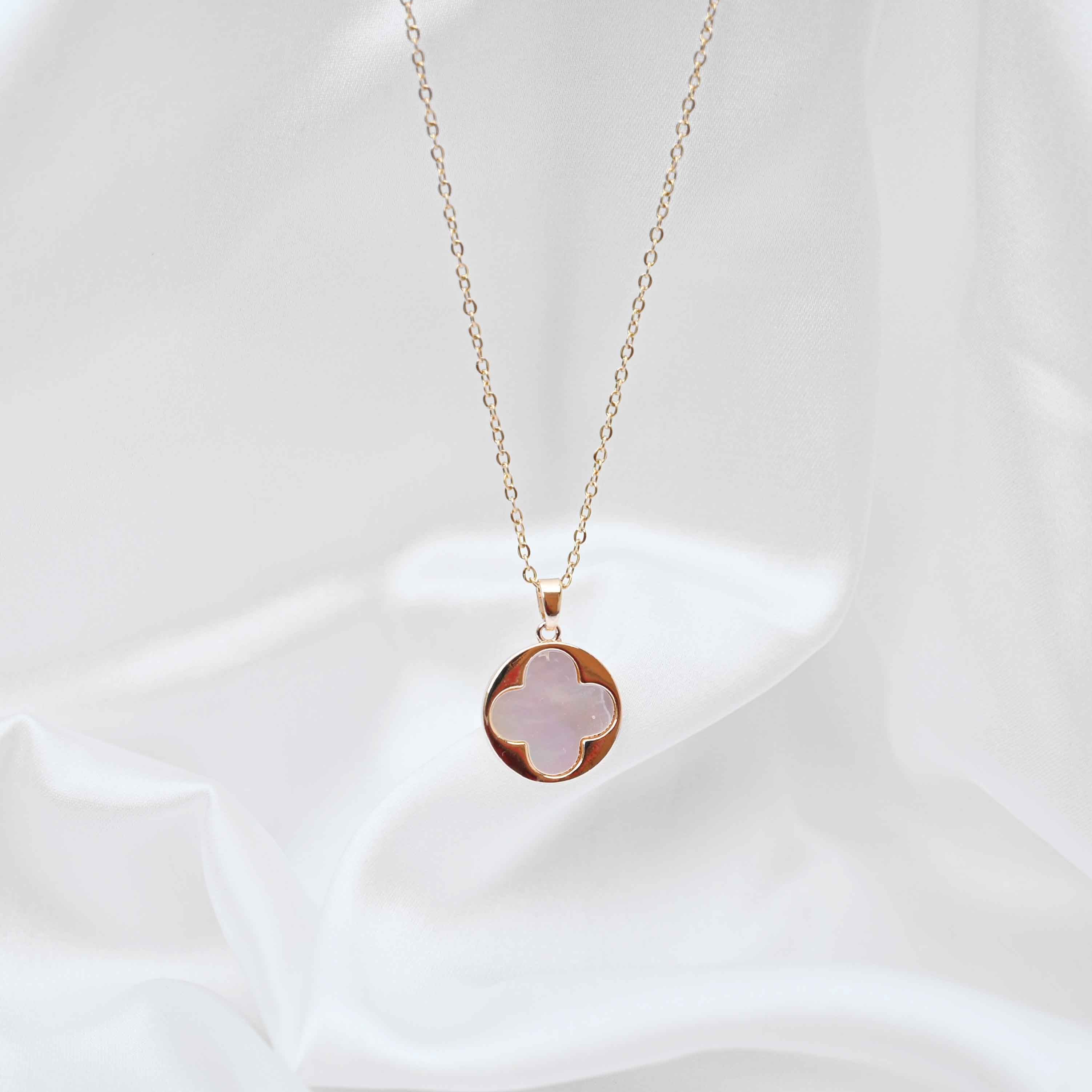 White and gold clover necklace: Anti Tarnish jewellery