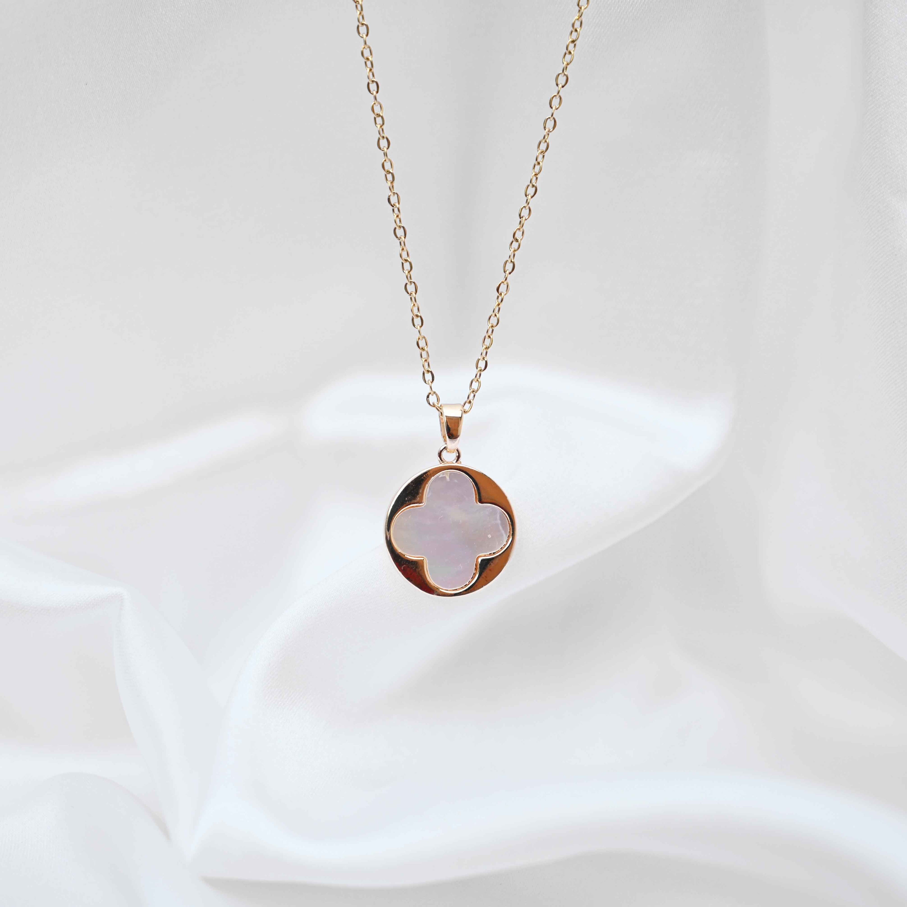 White and gold clover necklace: Anti Tarnish jewellery