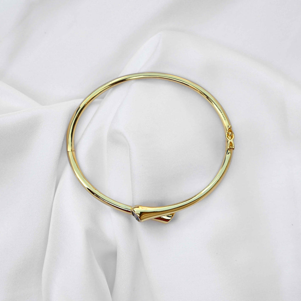 Stone embedded minimalistic bangle in purple stone