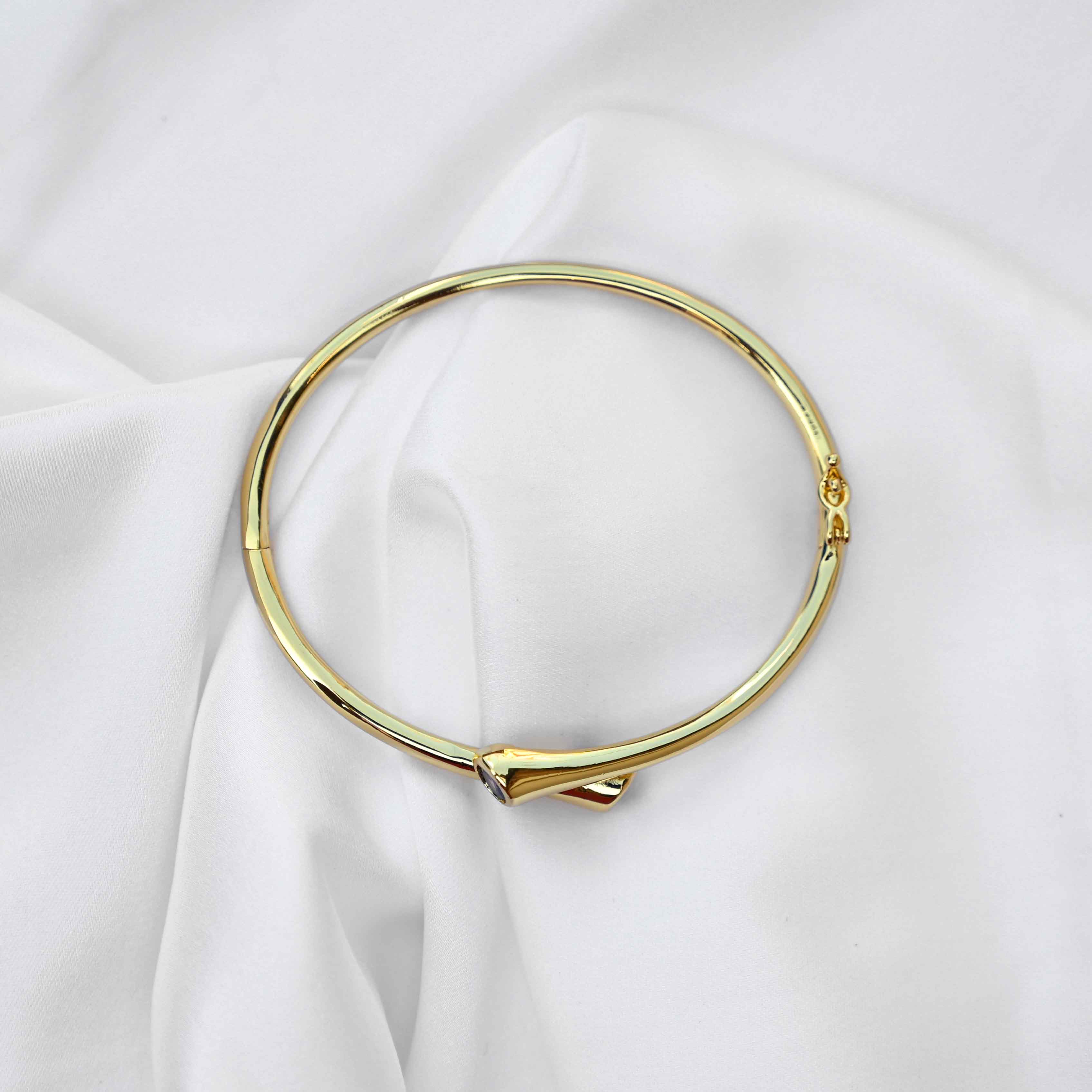 Stone embedded minimalistic bangle in purple stone