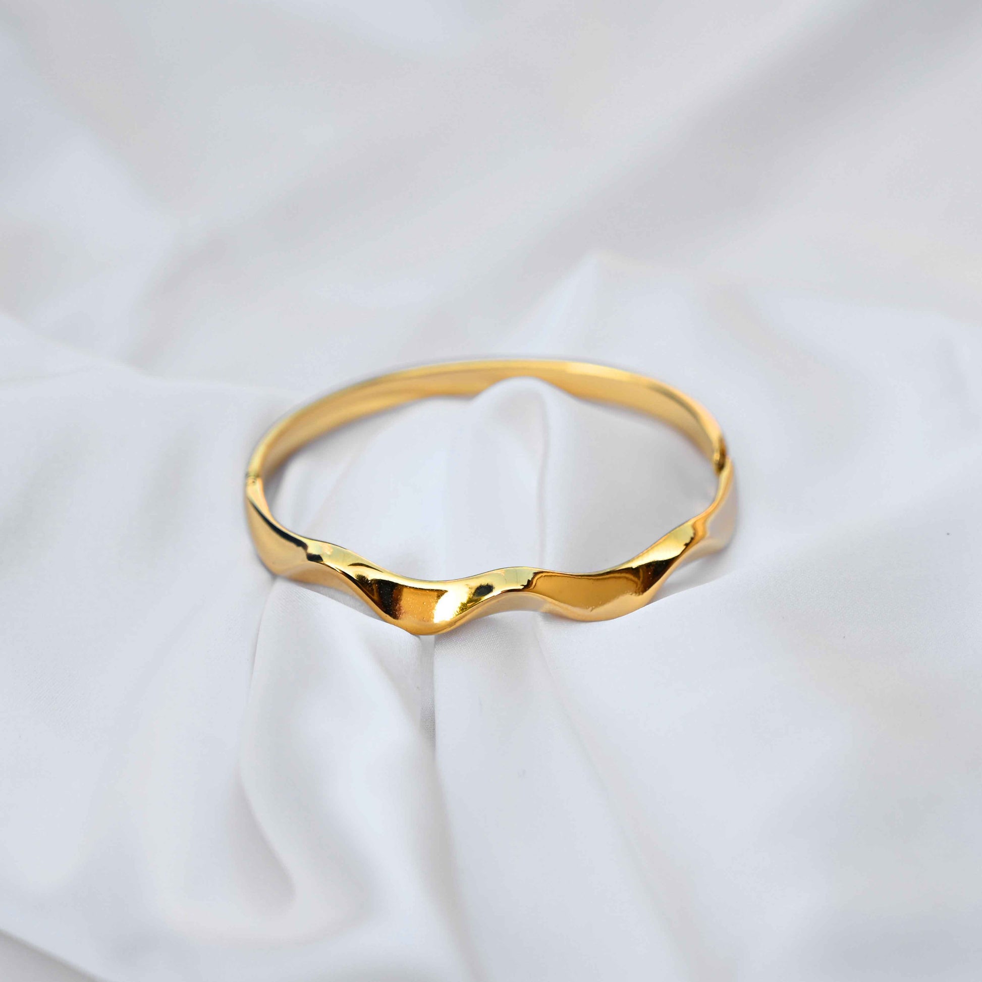 Wavy gold pattern bangle: Anti Tarnish jewellery