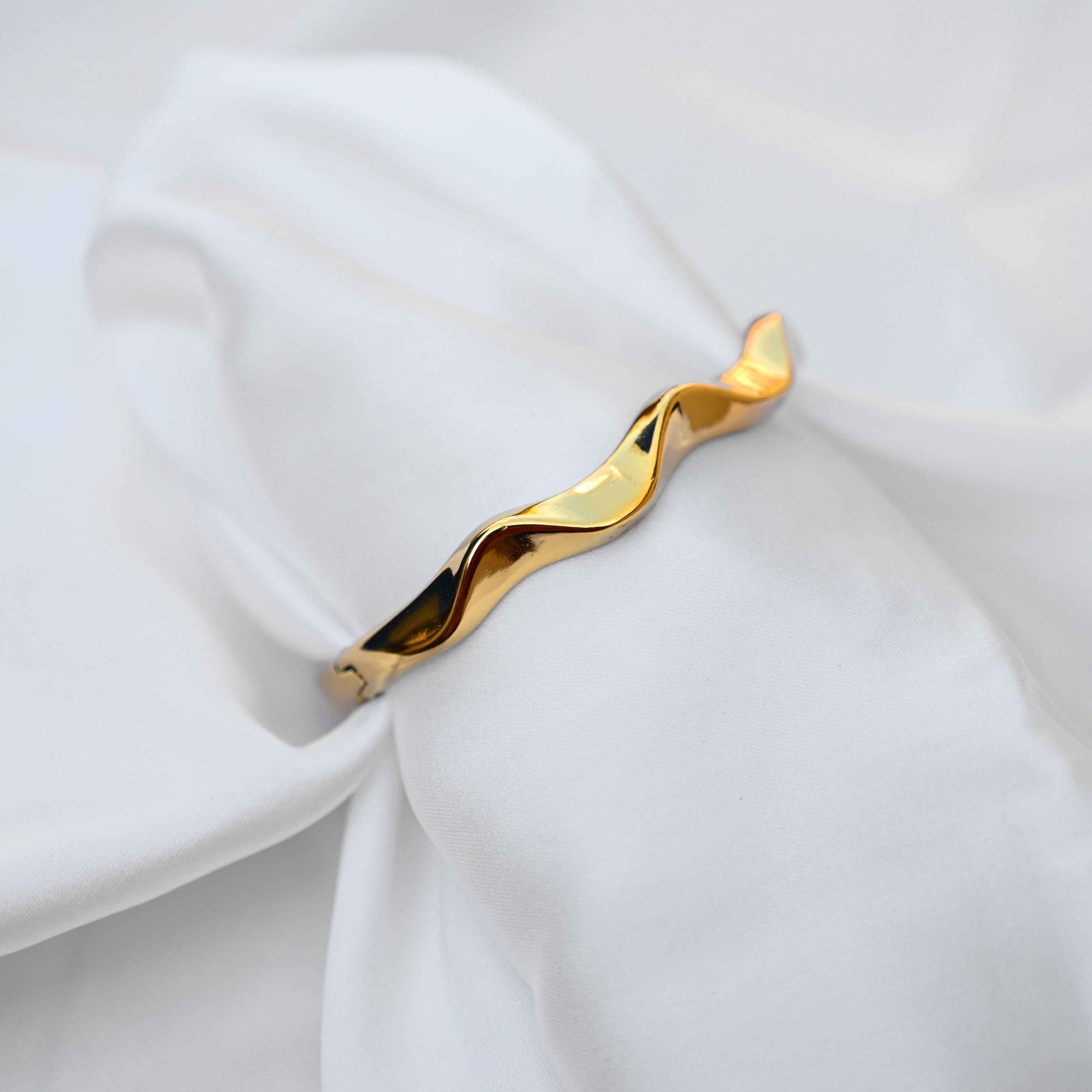 Wavy gold pattern bangle: Anti Tarnish jewellery