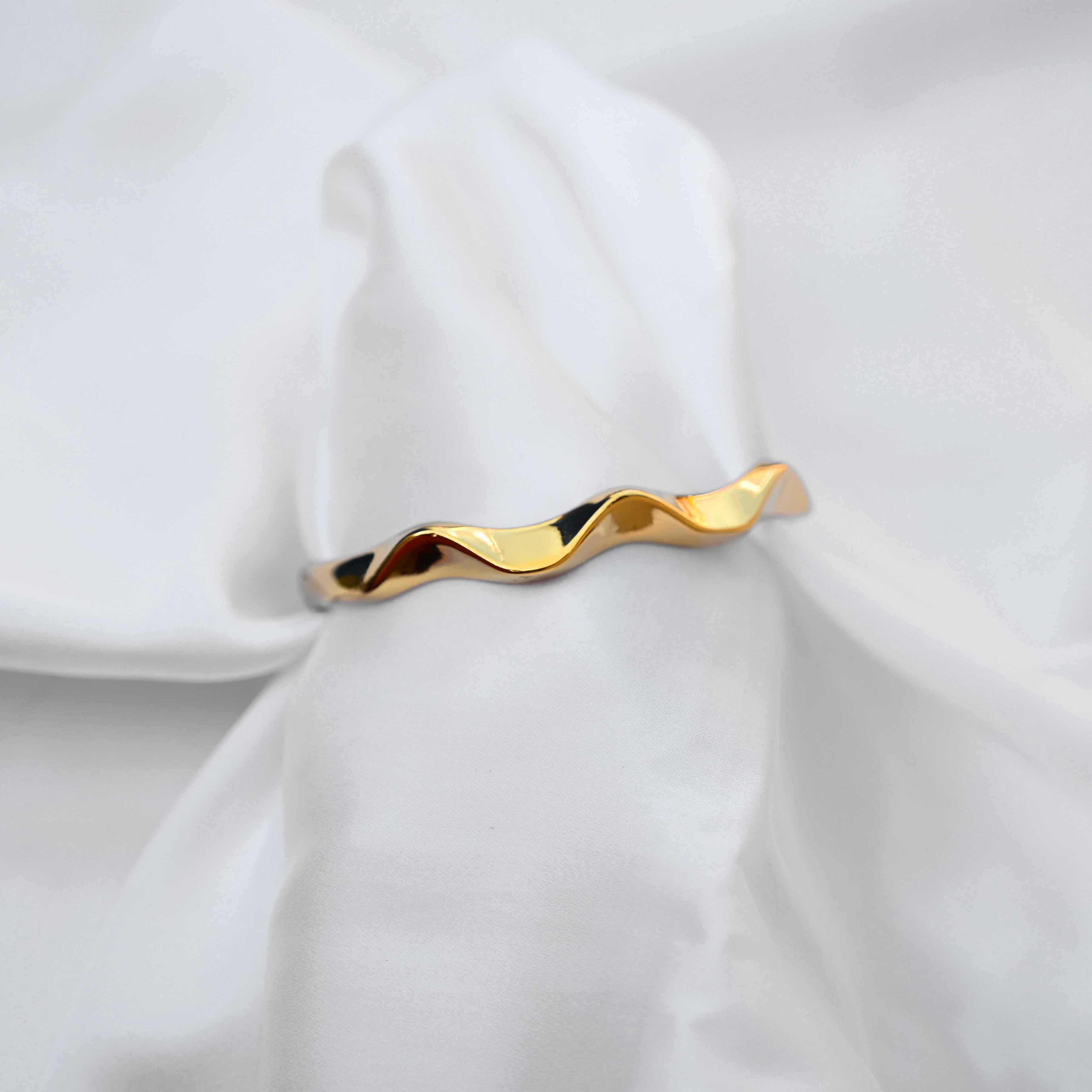 Wavy gold pattern bangle: Anti Tarnish jewellery