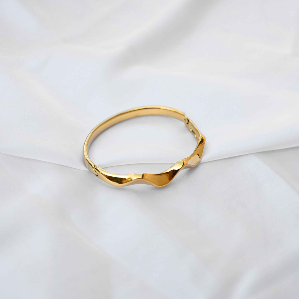 Wavy gold pattern bangle: Anti Tarnish jewellery
