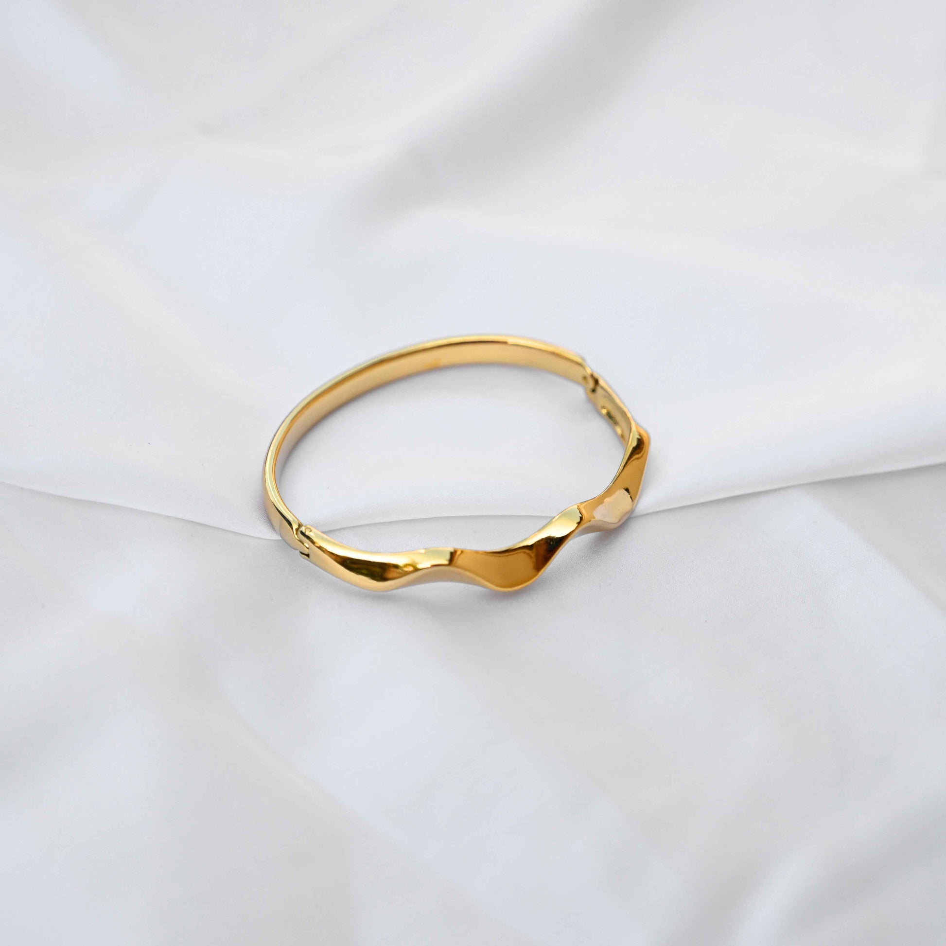 Wavy gold pattern bangle: Anti Tarnish jewellery