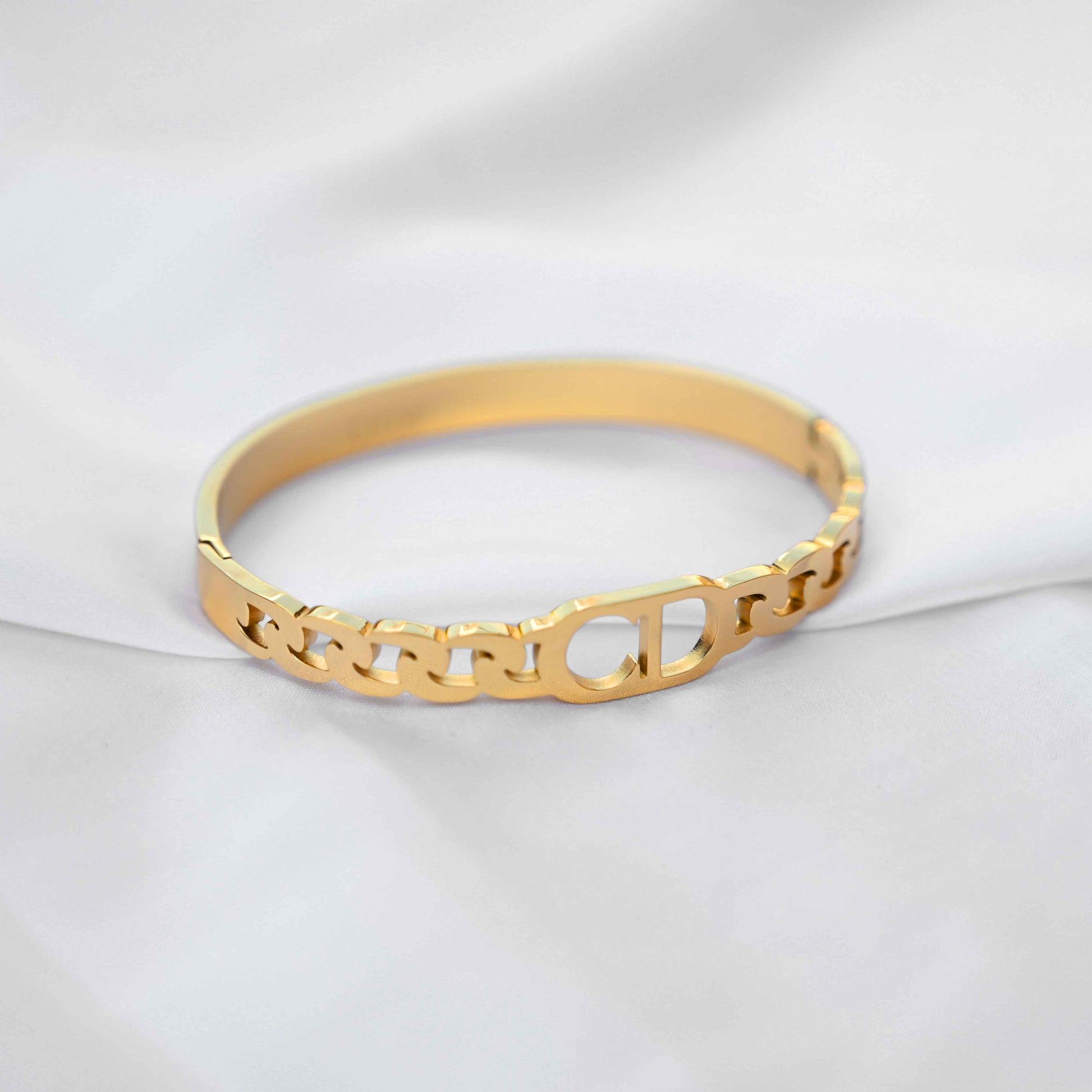 Christian Dior CD chain link designer bracelet in gold