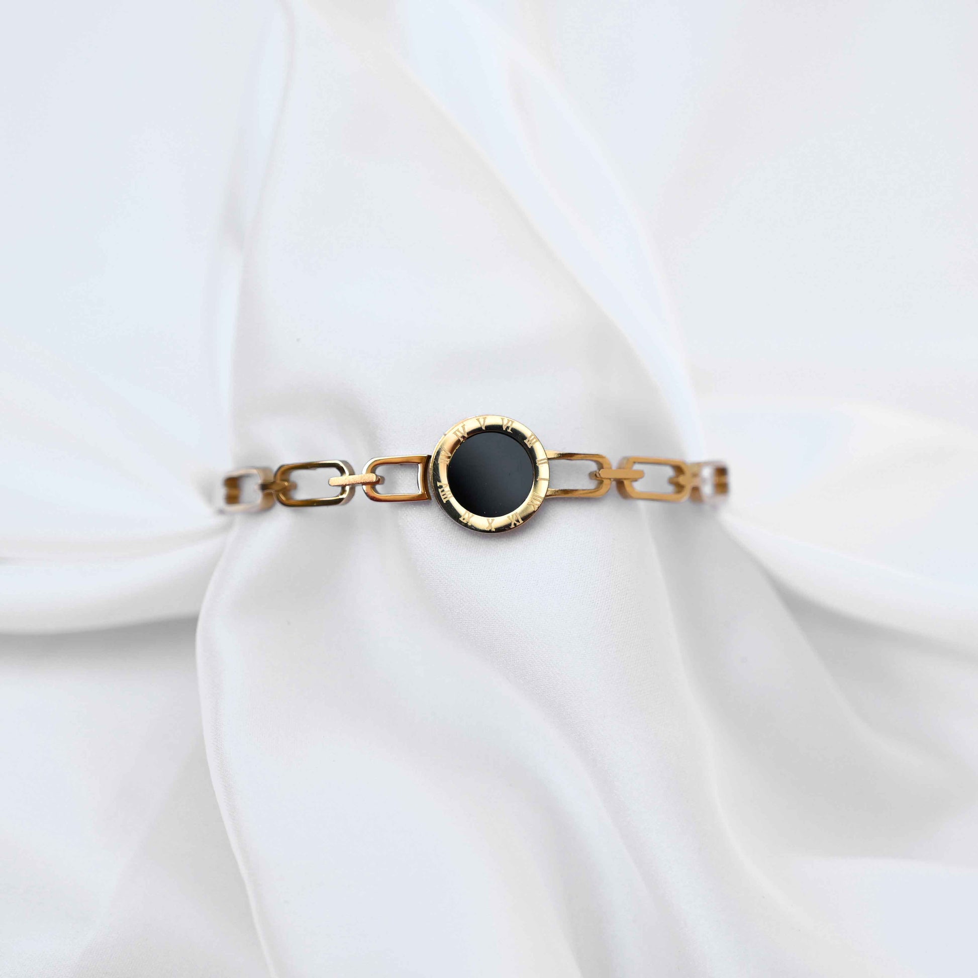 Bvlgari bracelet in gold and black