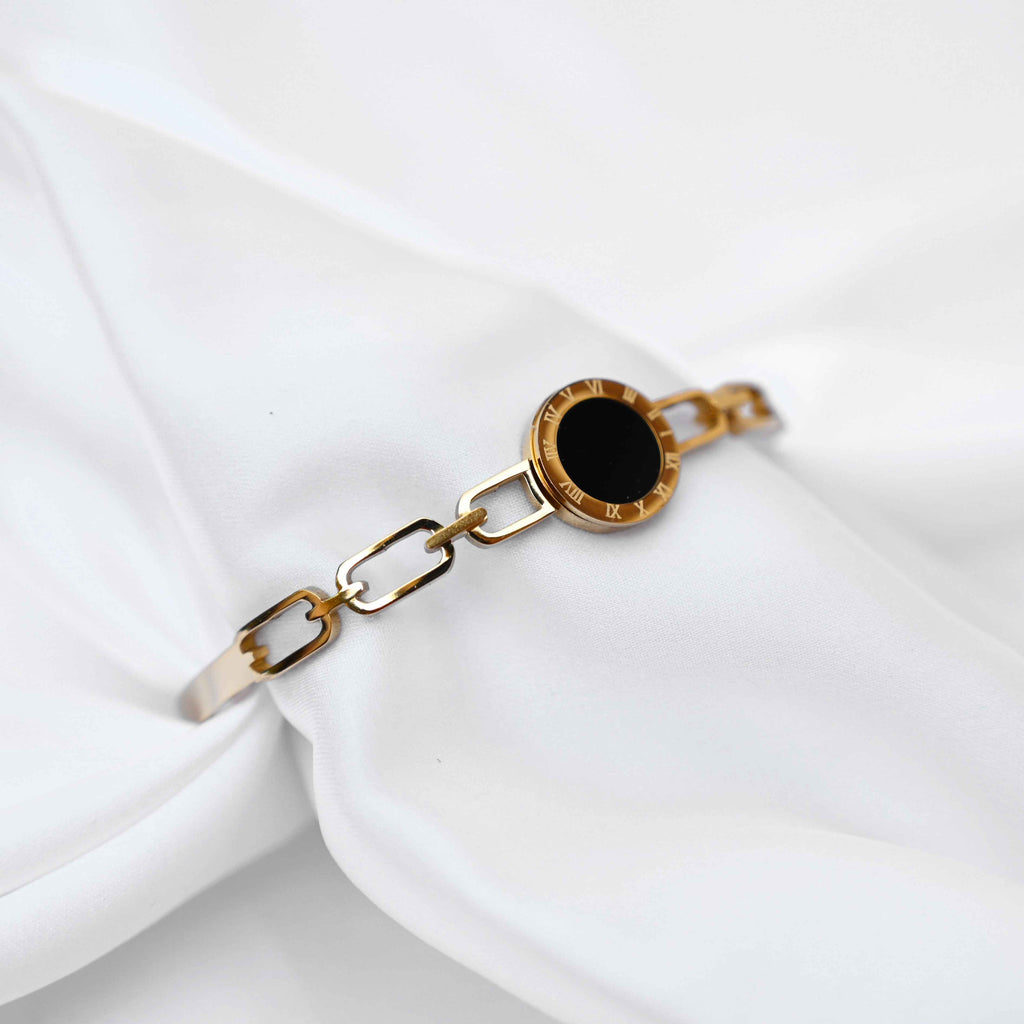 Bvlgari bracelet in gold and black