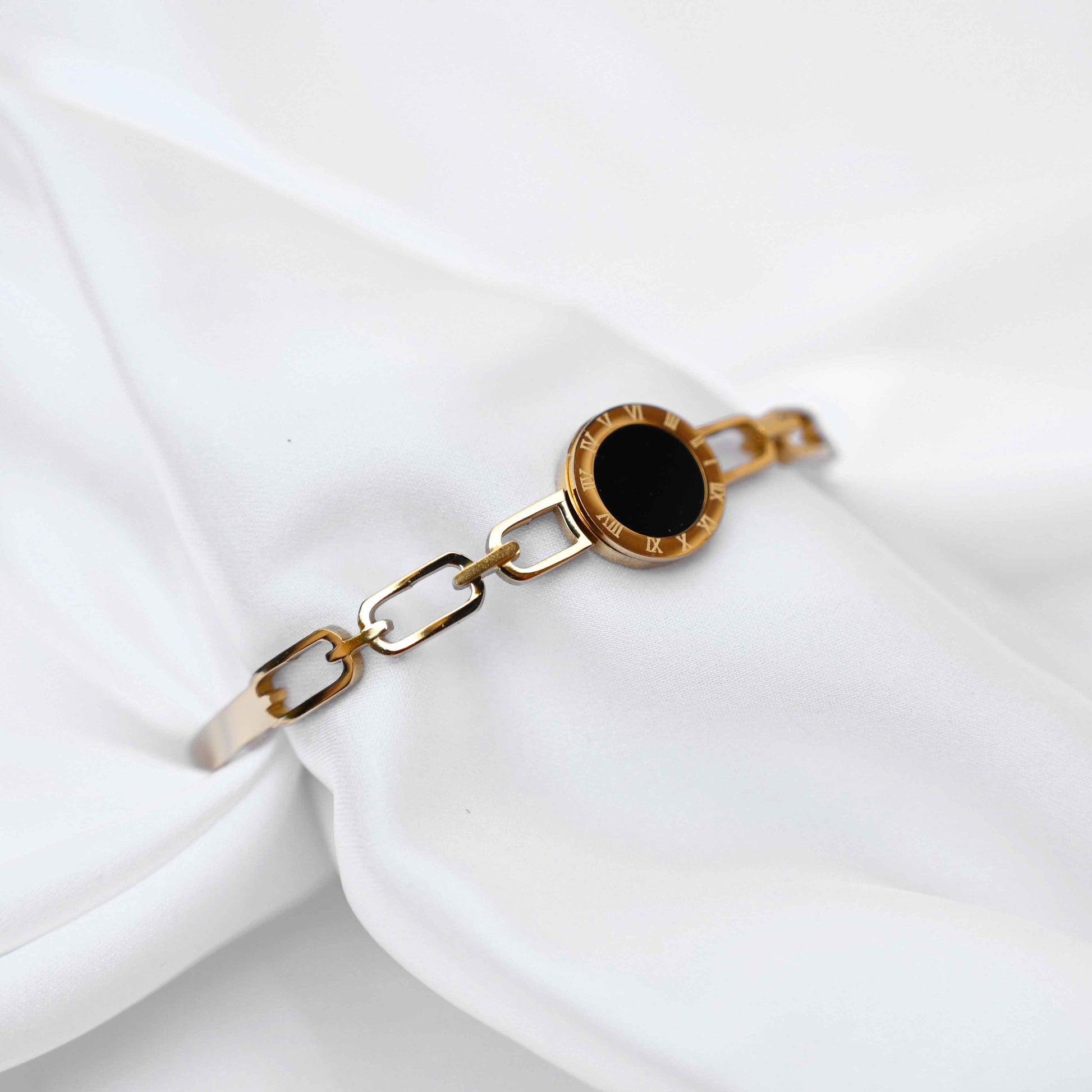 Bvlgari bracelet in gold and black