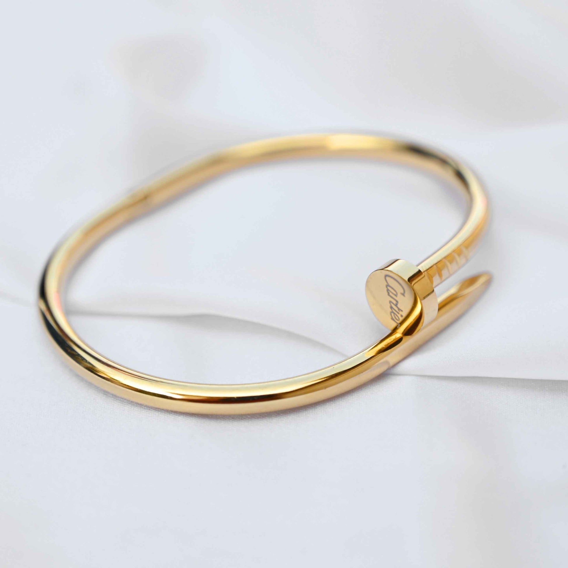 Cartier nail bracelet in Gold