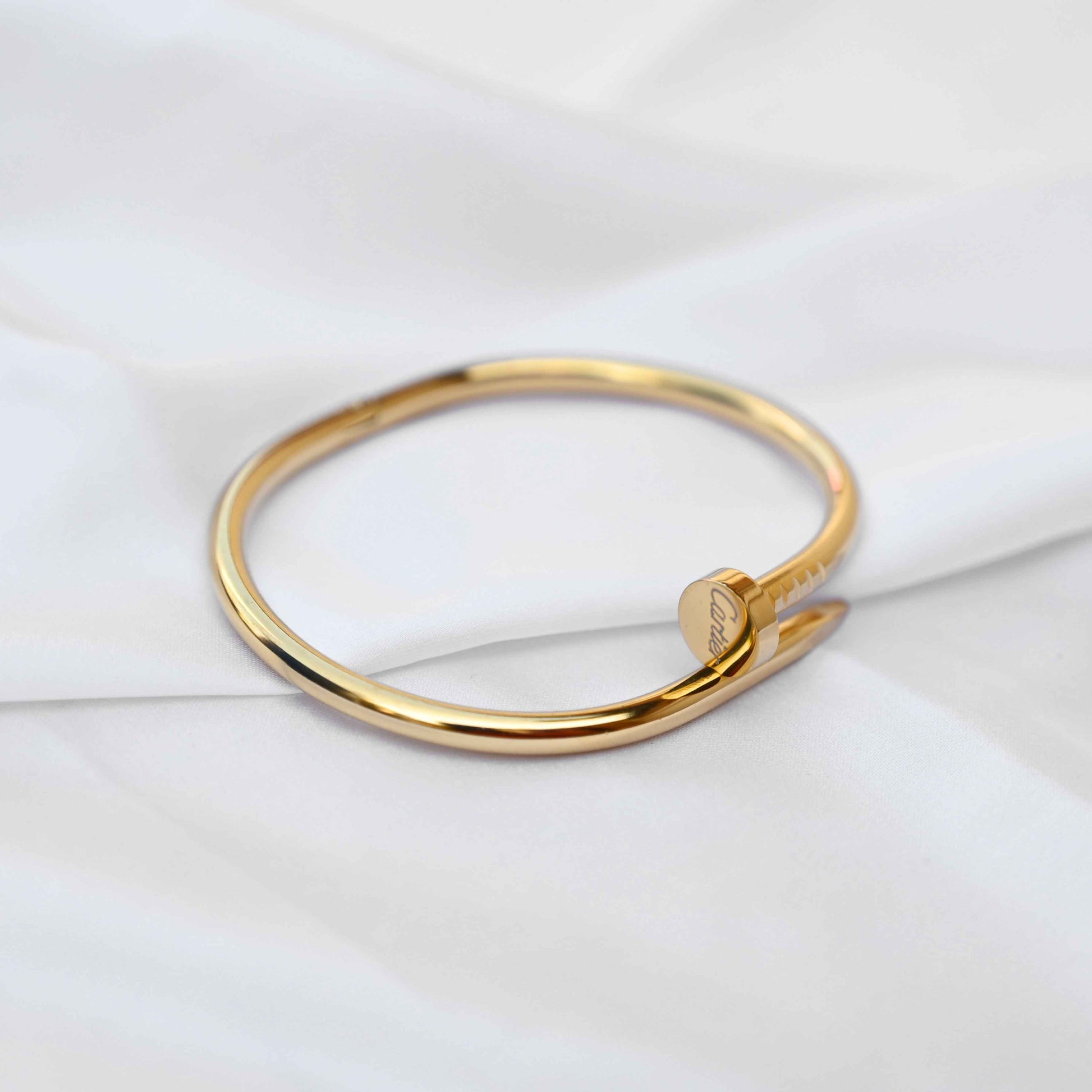 Cartier nail bracelet in Gold
