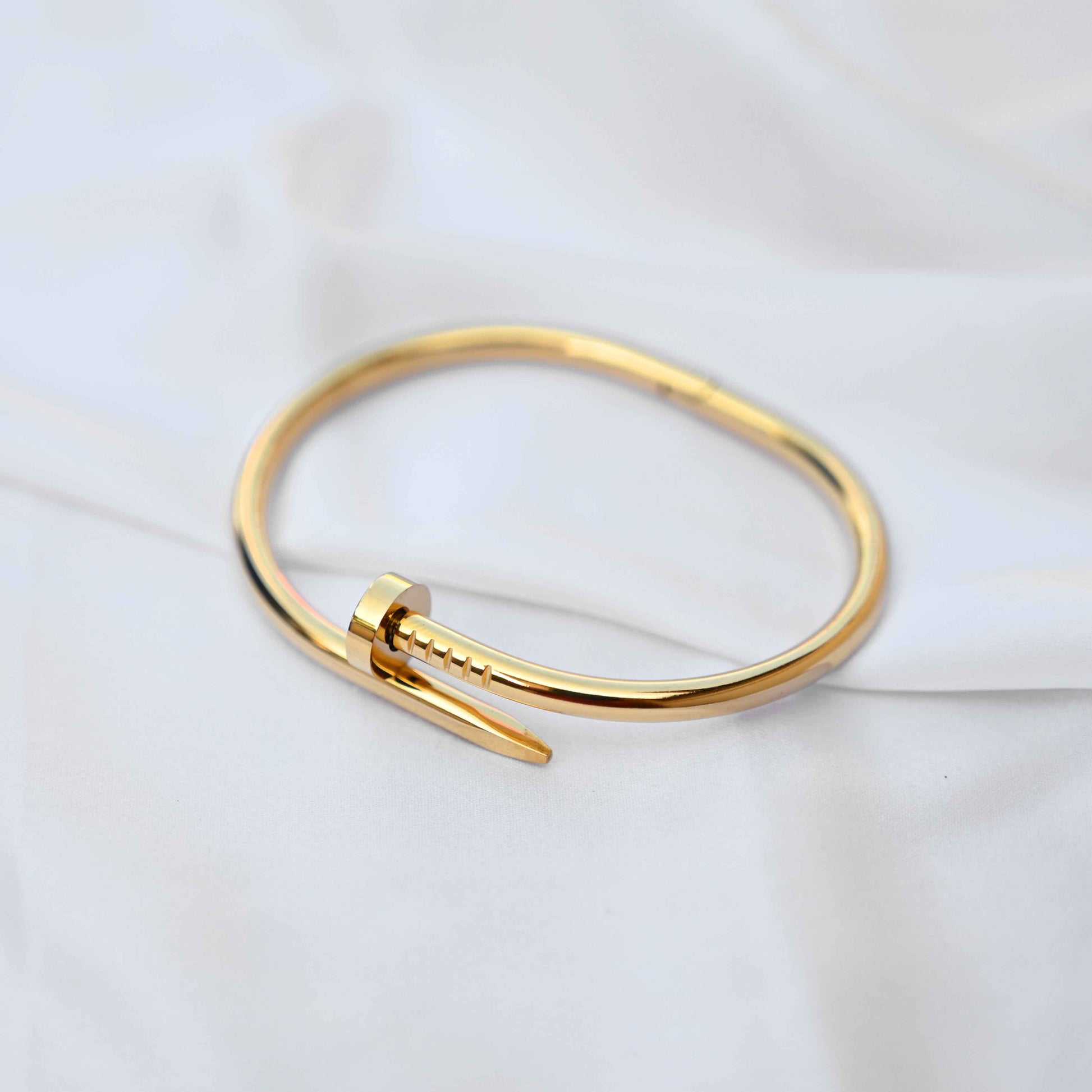 Cartier nail bracelet in Gold