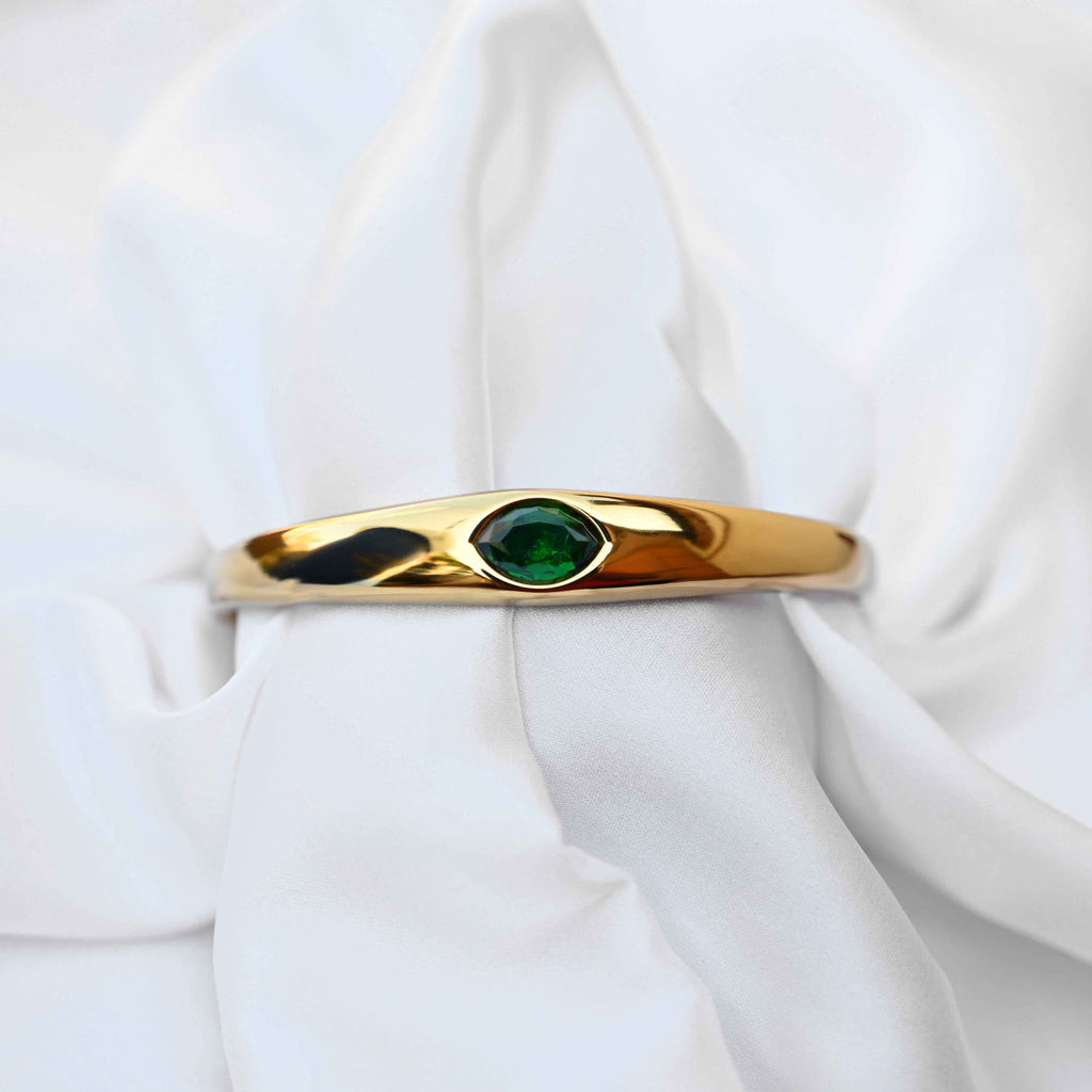 Emerald eye bracelet