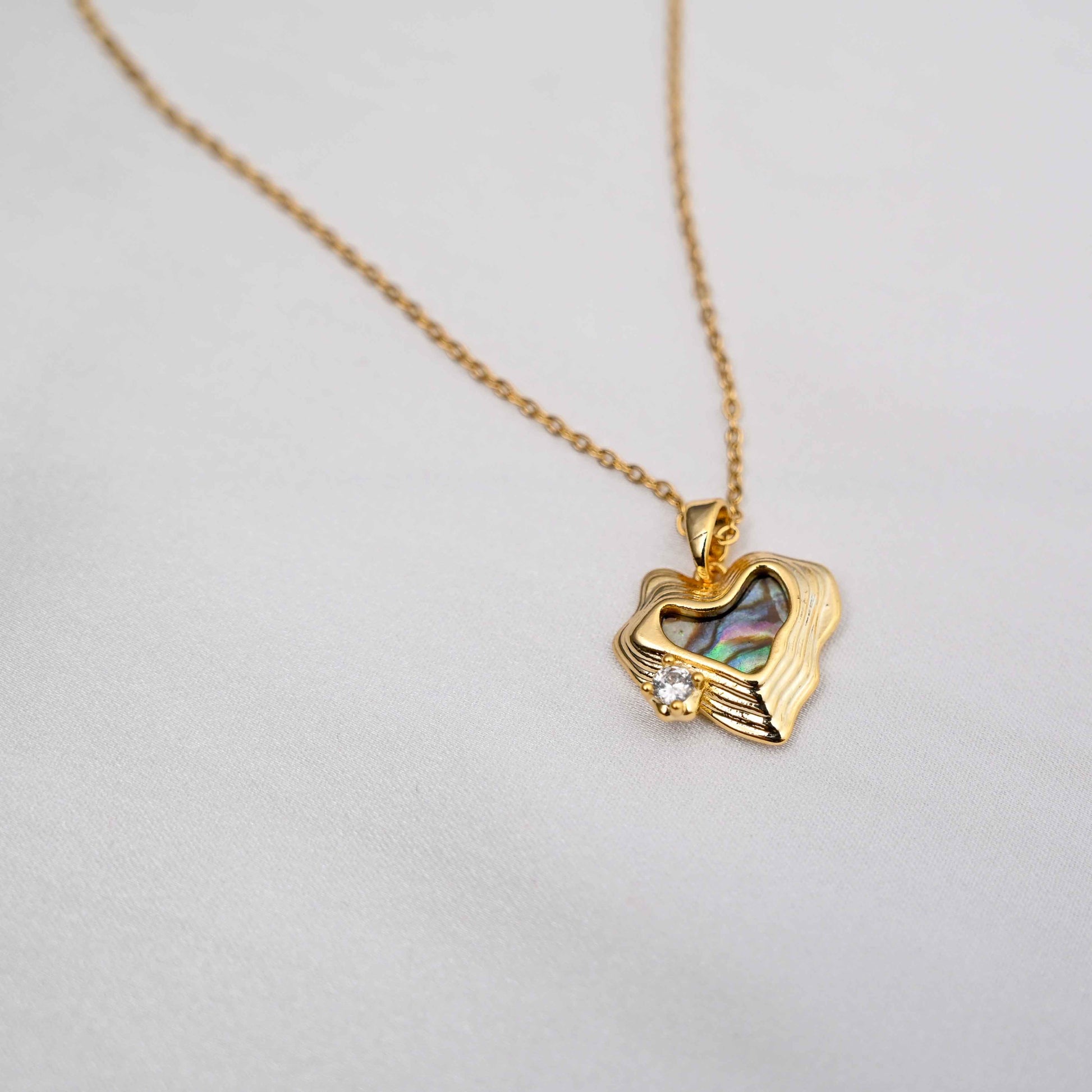Holographic heart in gold