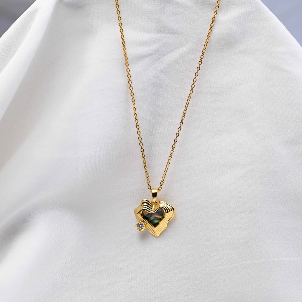 Holographic heart in gold