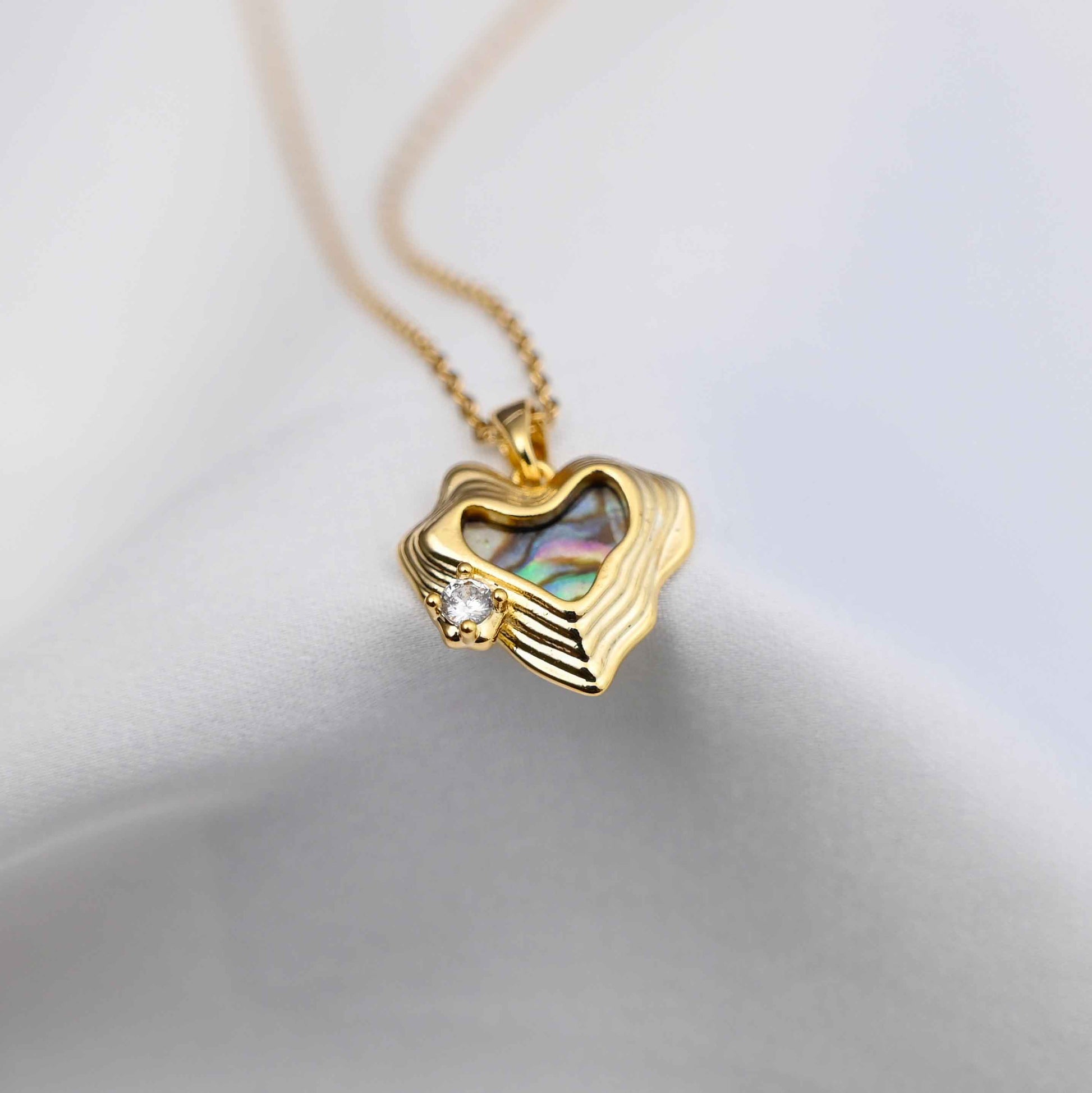 Holographic heart in gold