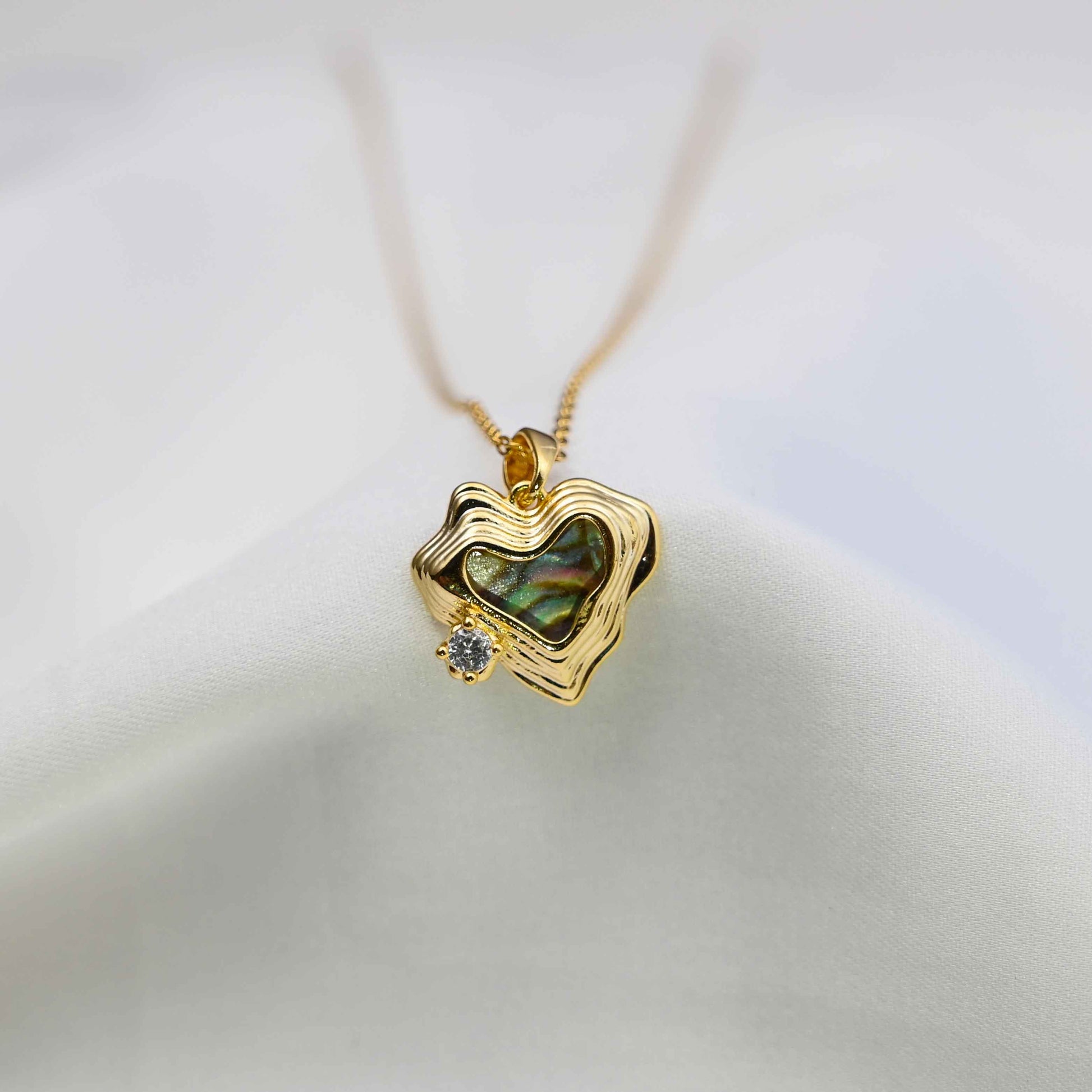 Holographic heart in gold
