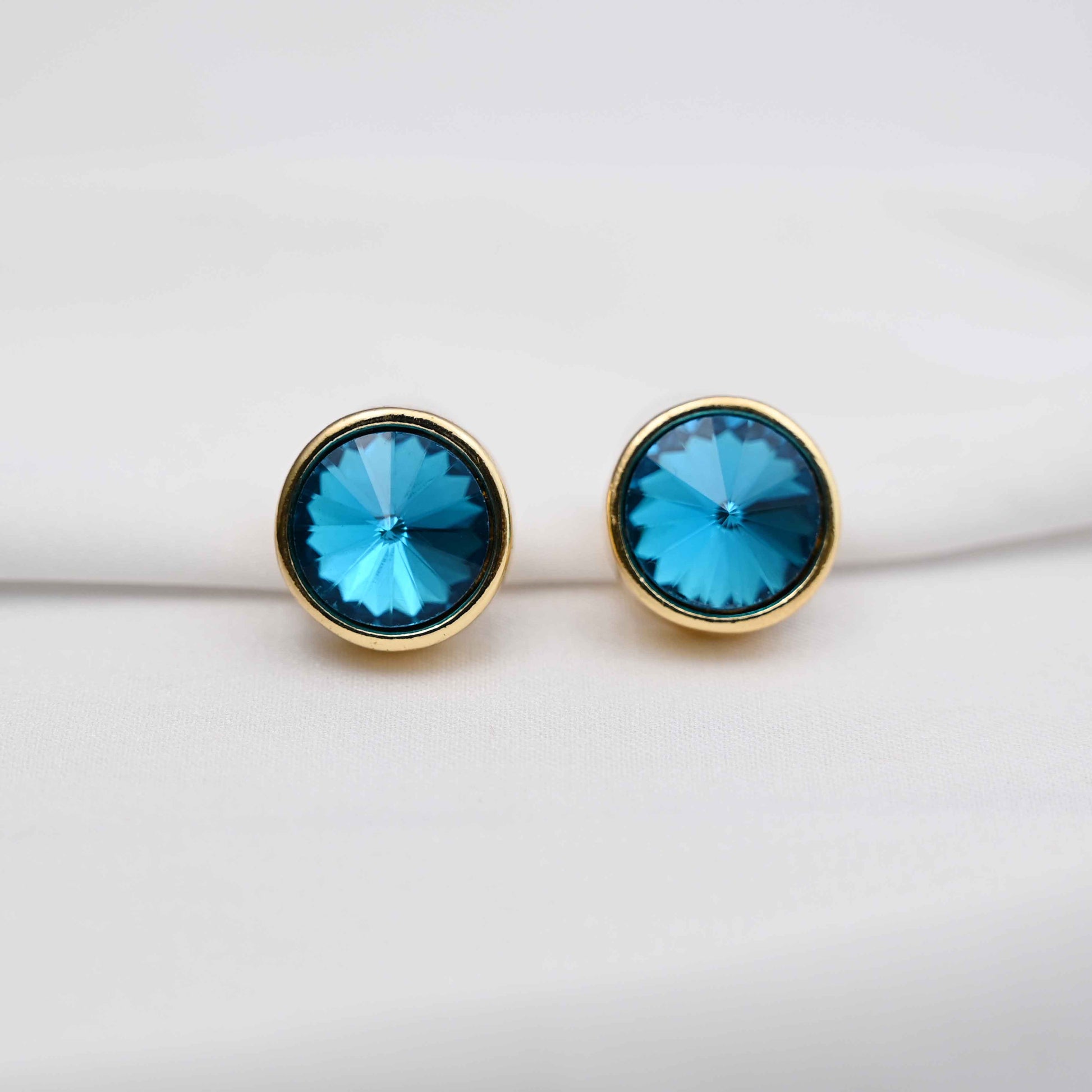 Round bezel earrings in lavender & Aqua blue color