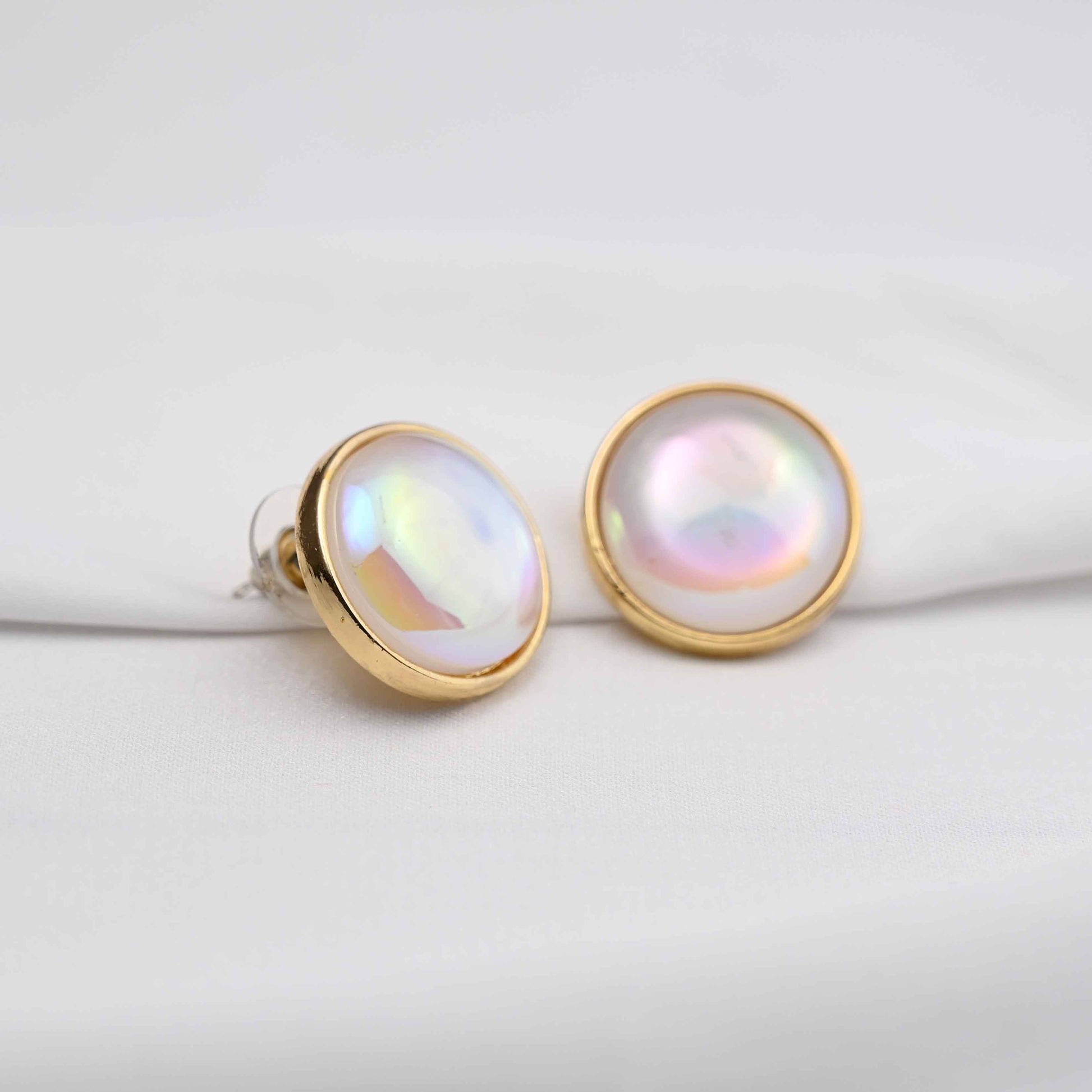 Round pearl bezel earrings