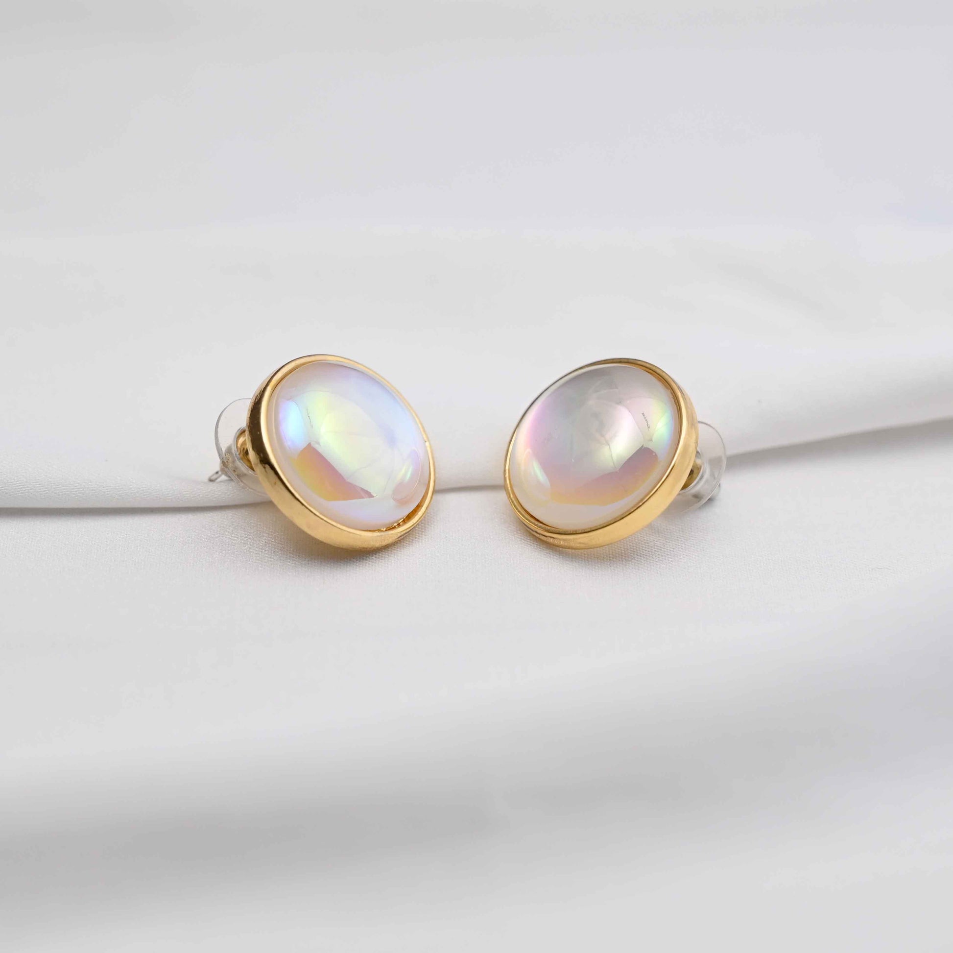Round pearl bezel earrings