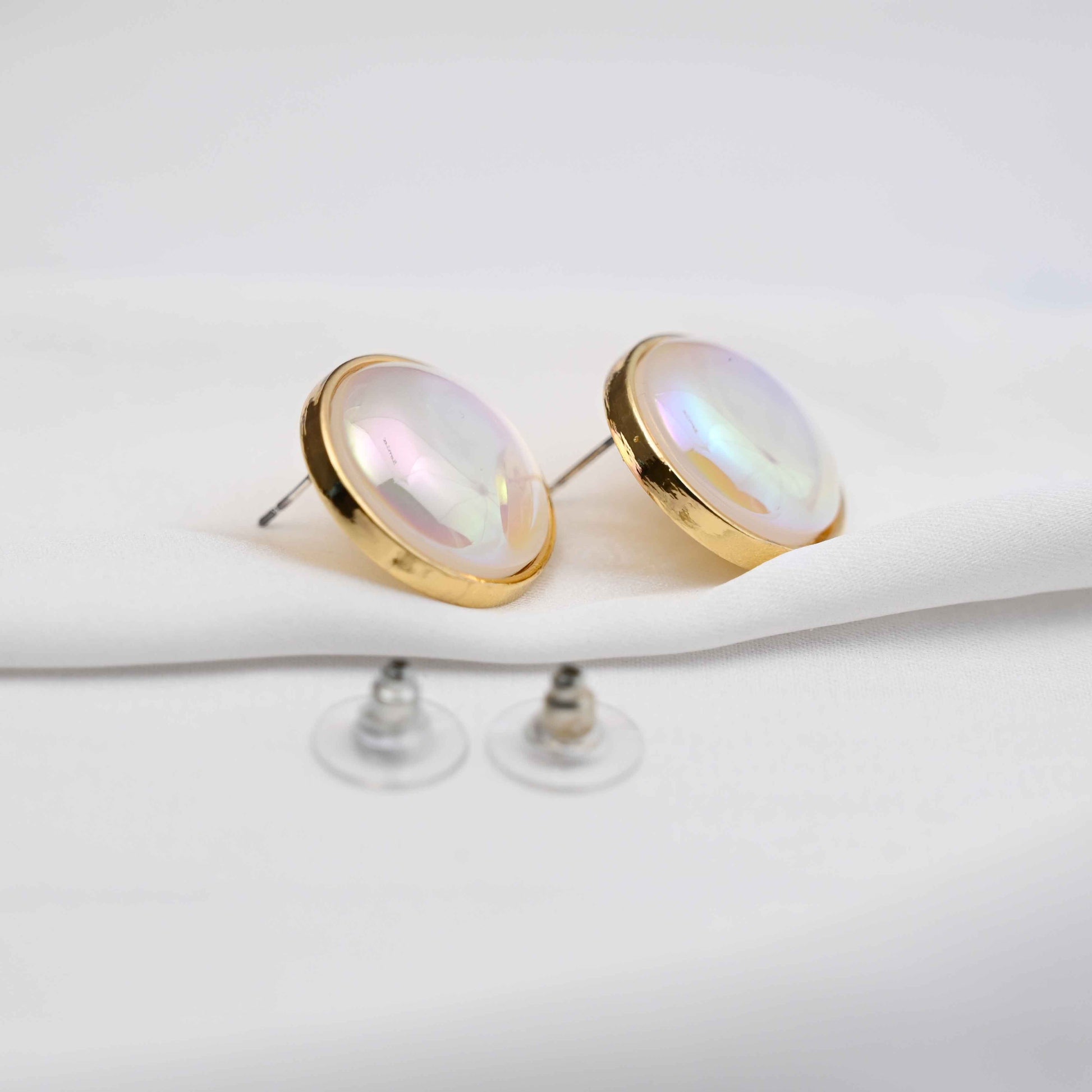 Round pearl bezel earrings