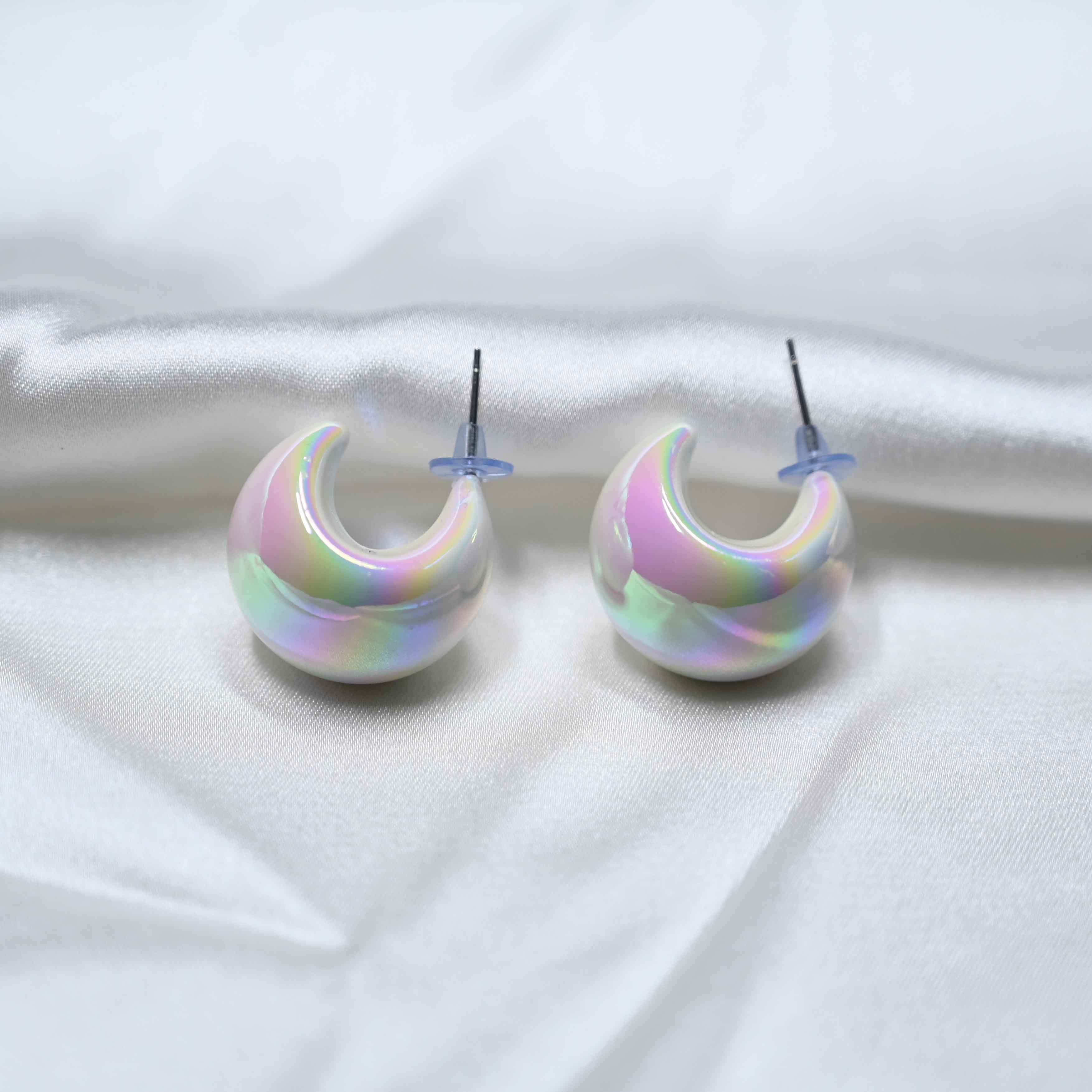 Reflecting moon earrings