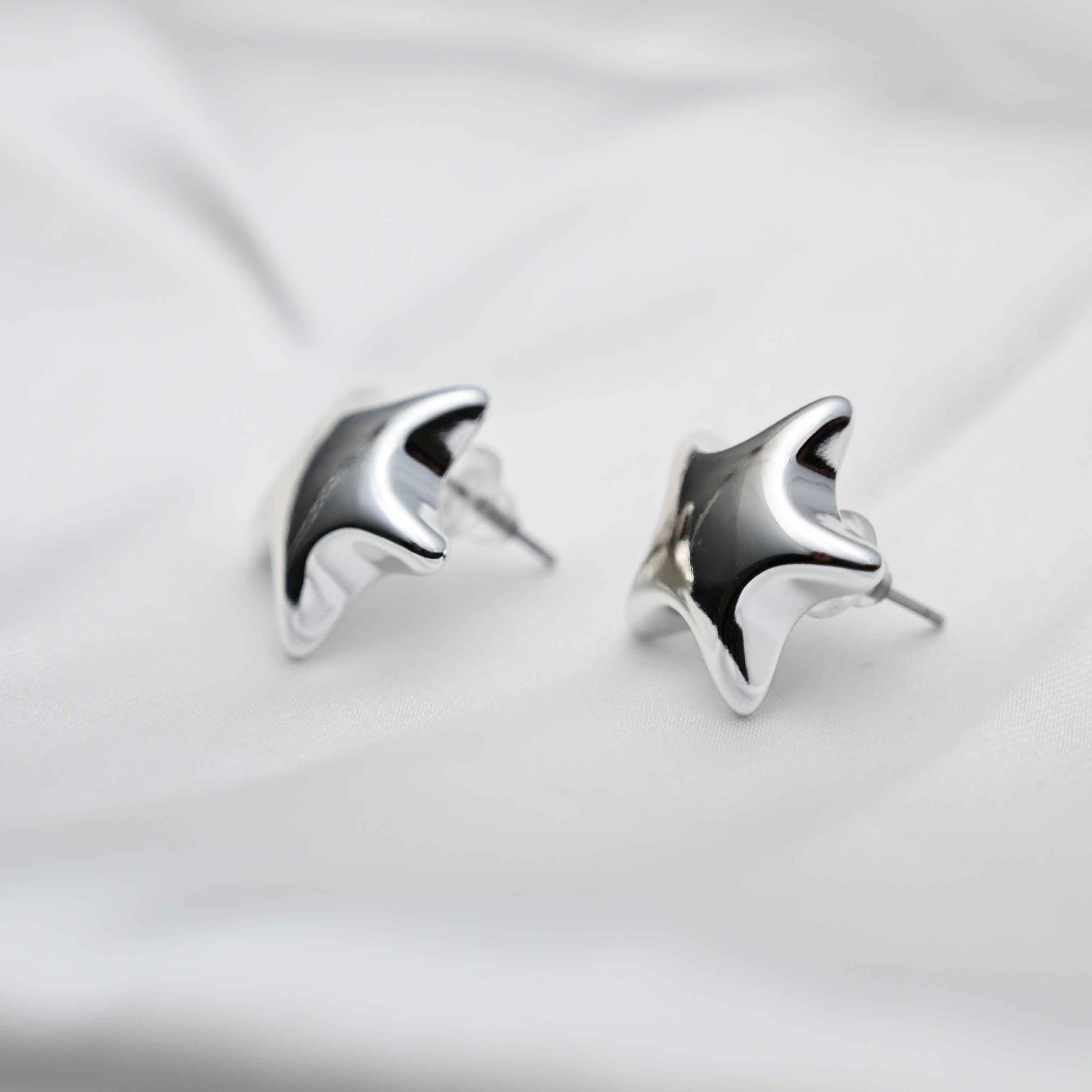 Silver star earring