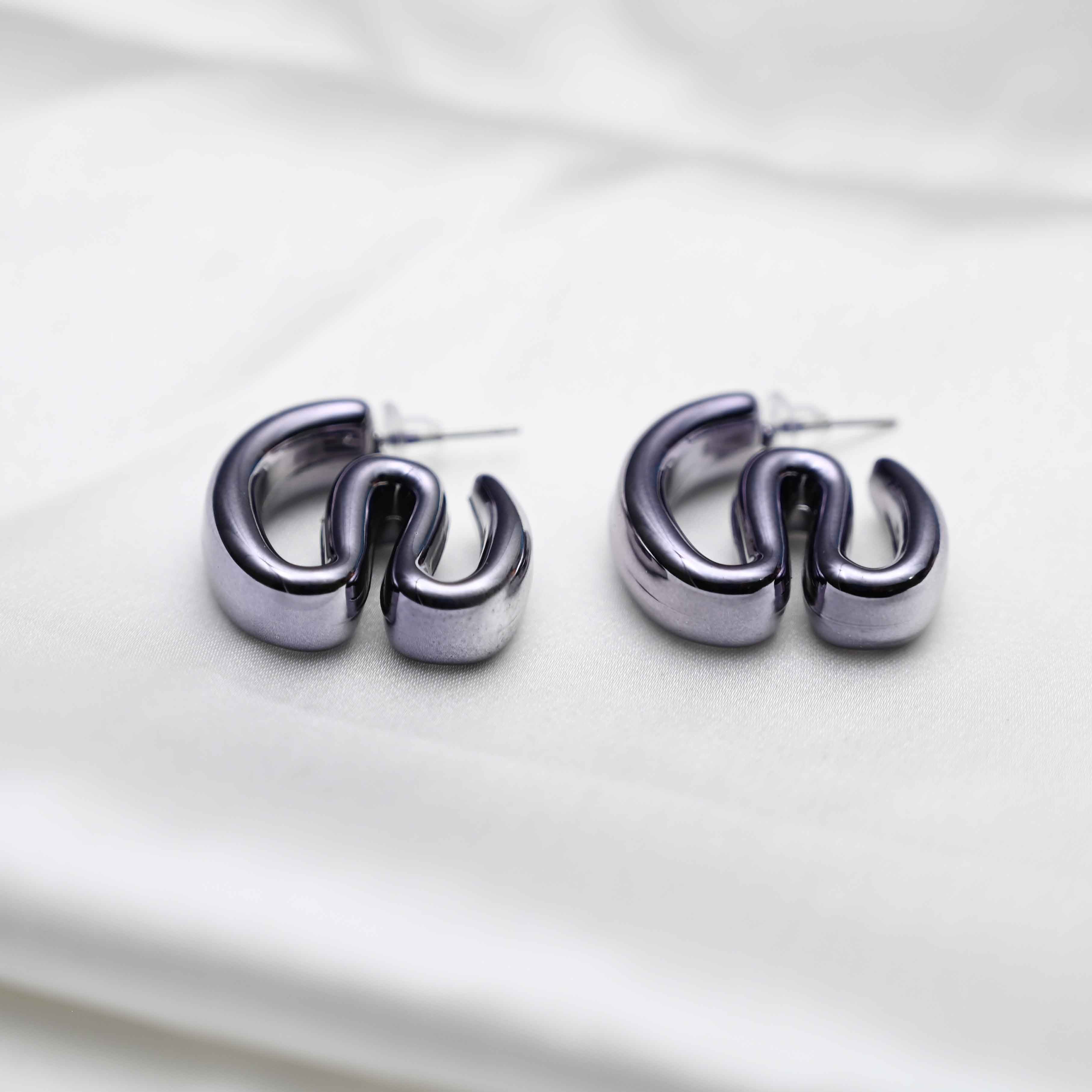 Dark silver inflated earrings