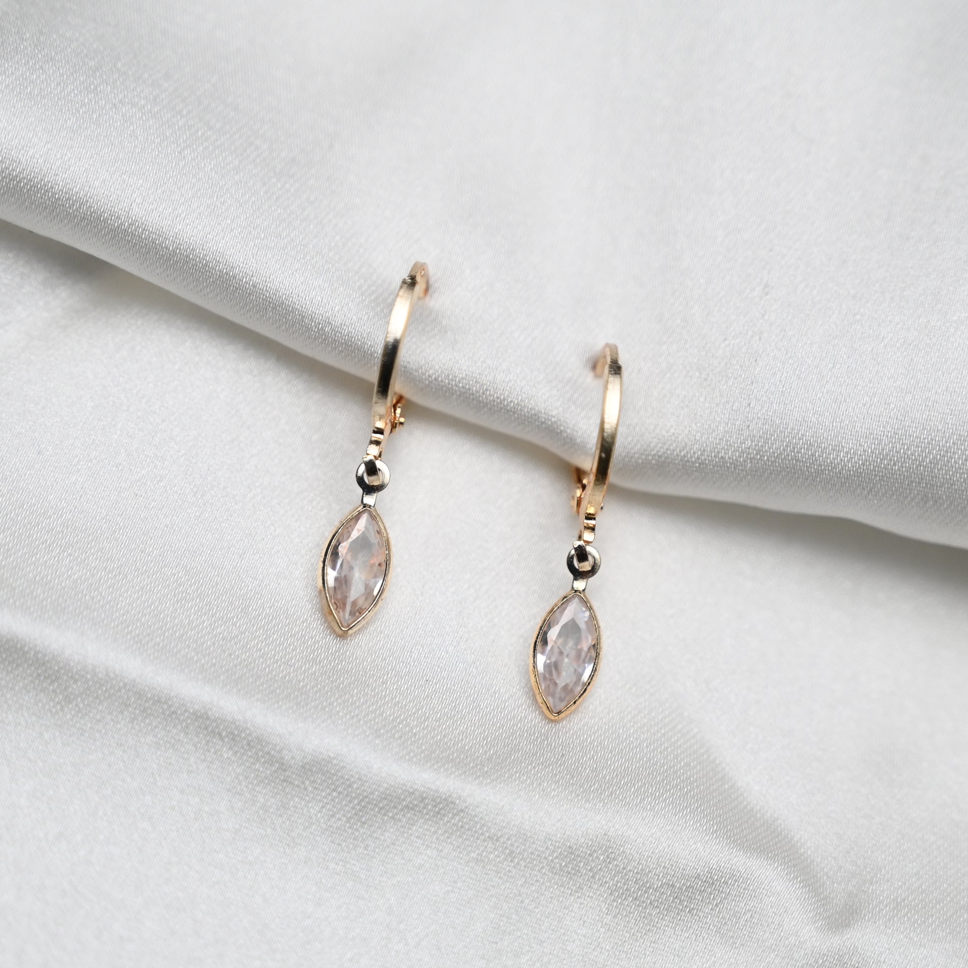 Almond crystal earrings